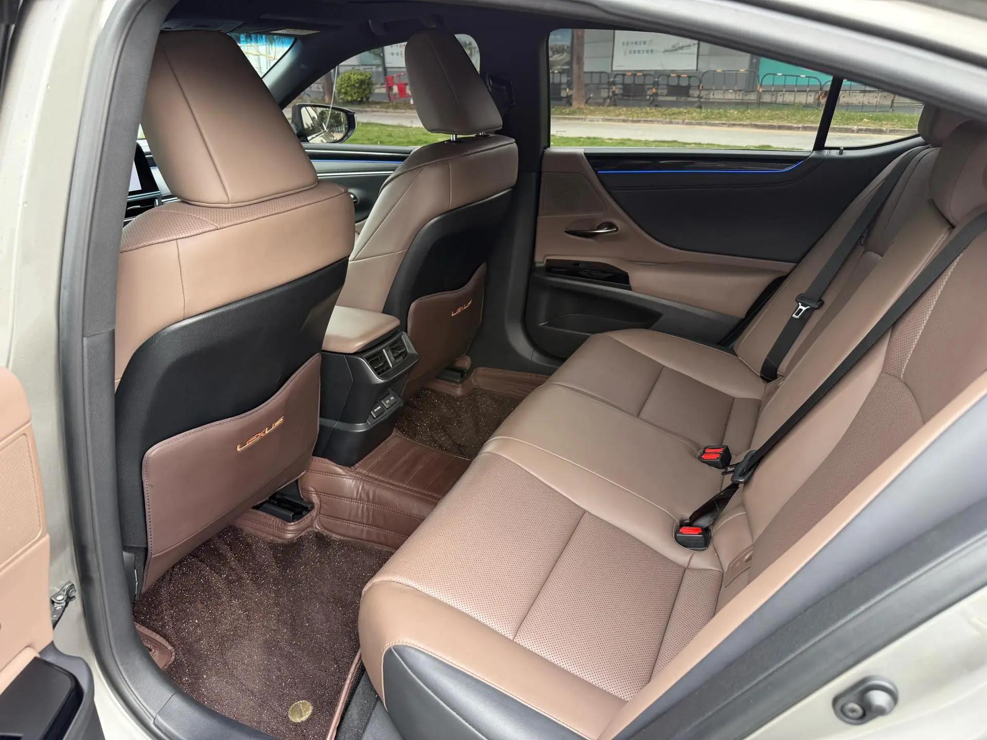 Lexus ES 2023 model 200 Premium Edition 8