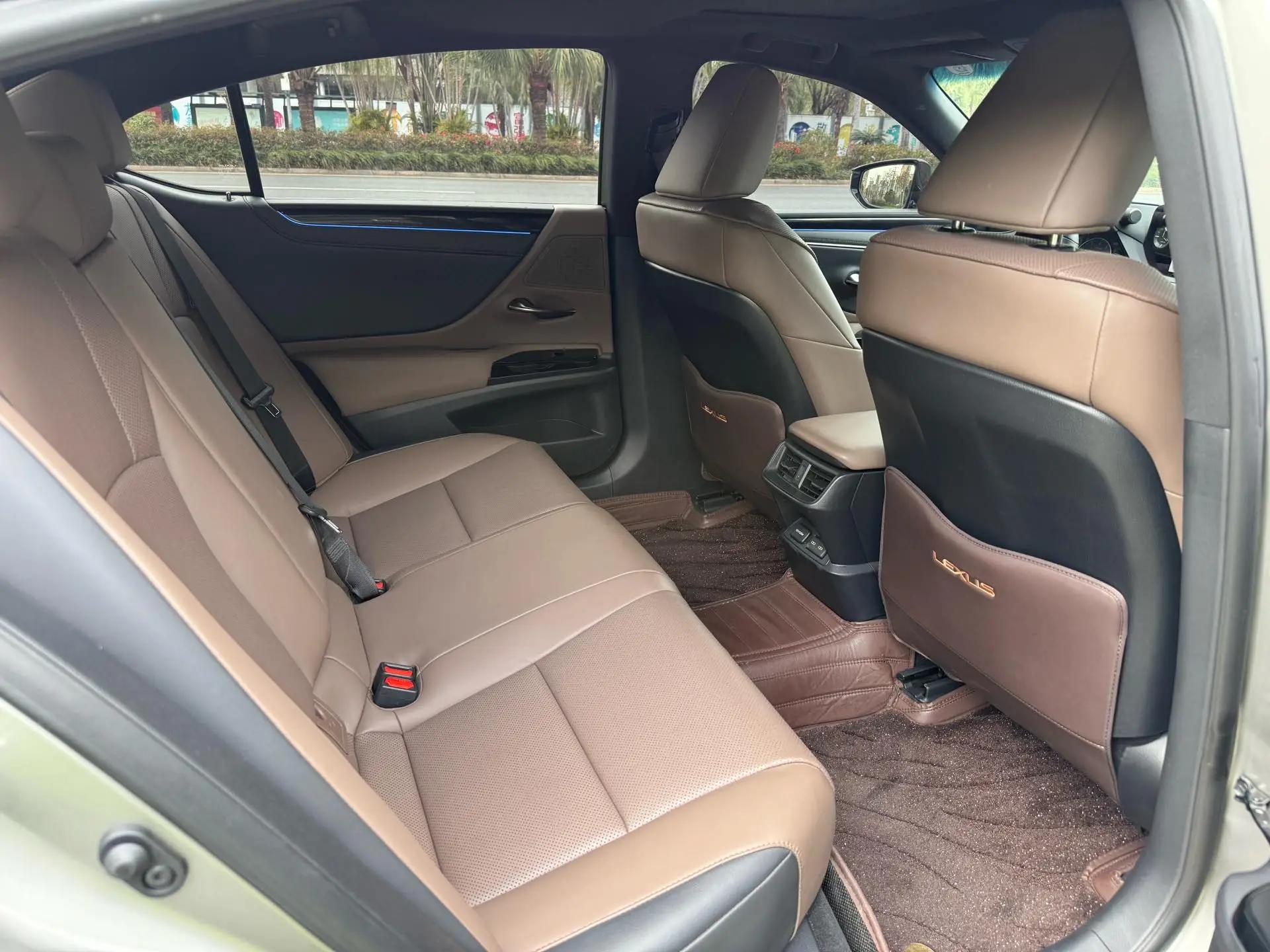 Lexus ES 2023 model 200 Premium Edition 9
