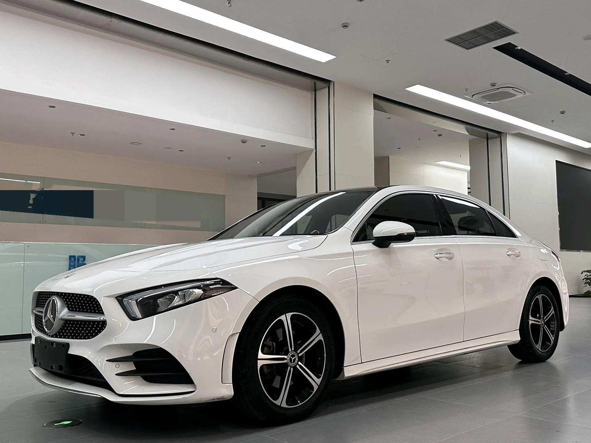 Mercedes Benz Class A 2022 Model Changed to Class A 200 L Sports Sedan Fashion Model