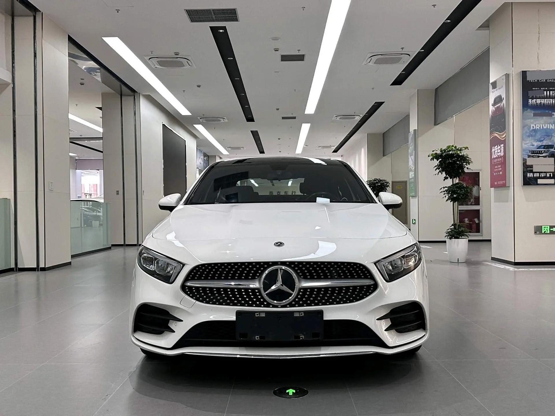 Mercedes Benz Class A 2022 Model Changed to Class A 200 L Sports Sedan Fashion Model 2