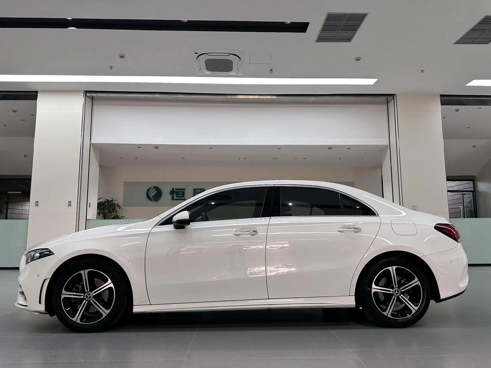 Mercedes Benz Class A 2022 Model Changed to Class A 200 L Sports Sedan Fashion Model 3