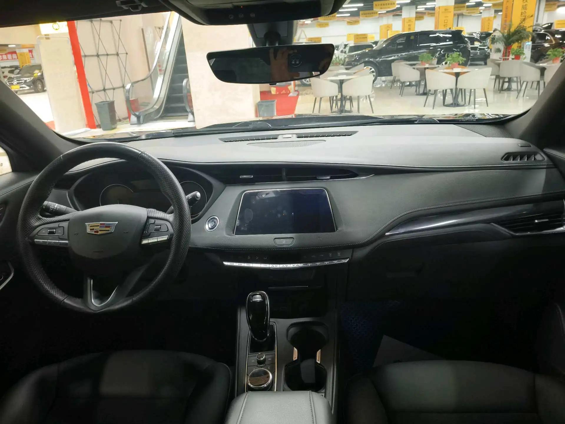 Cadillac XT4 2021 28T Two-Drive Technology 5