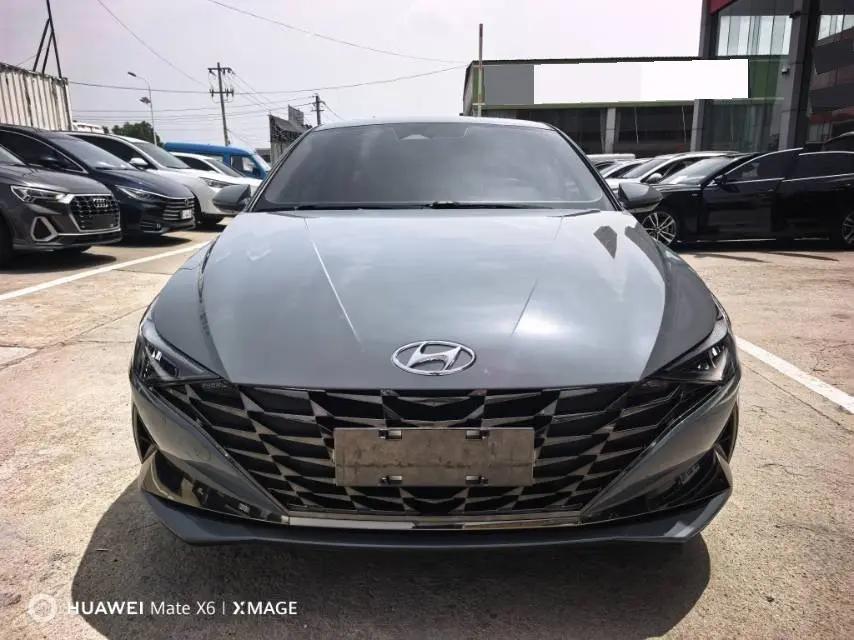 Elantra 2022 1.5L CVT LUX Premium Edition 2