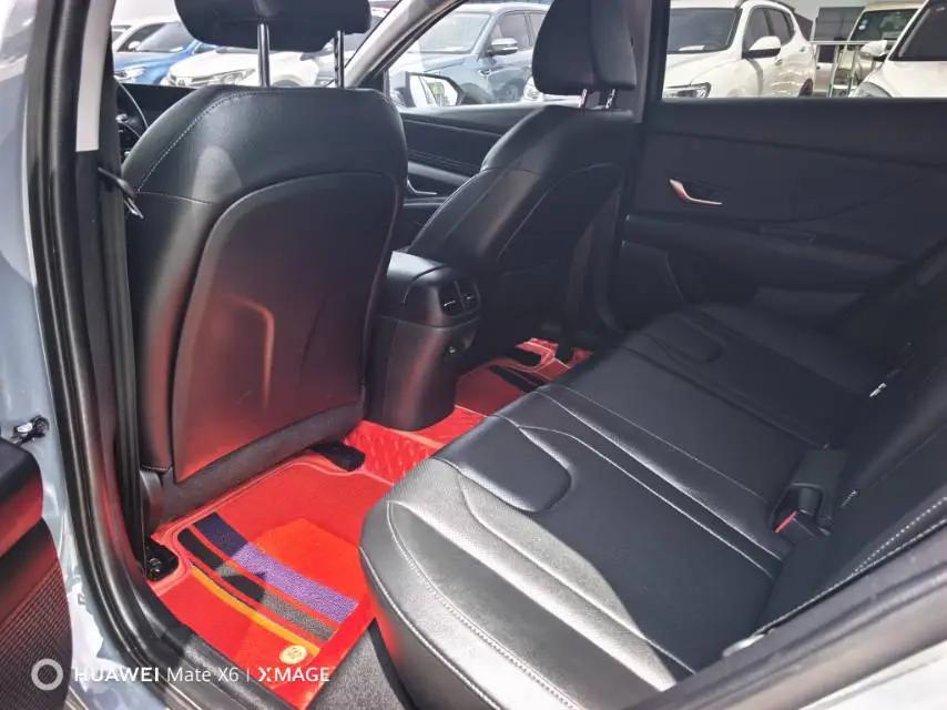 Elantra 2022 1.5L CVT LUX Premium Edition 5