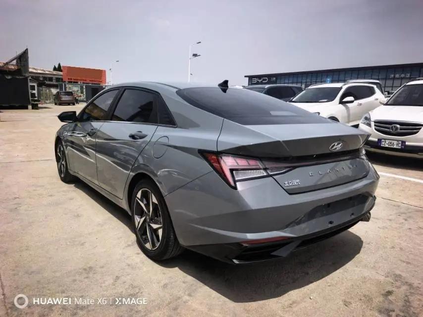 Elantra 2022 1.5L CVT LUX Premium Edition 7