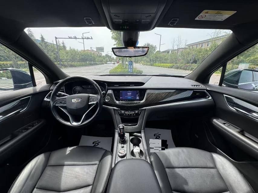 Cadillac XT6 2022 2.0T 6-seat 2-drive luxury model 3