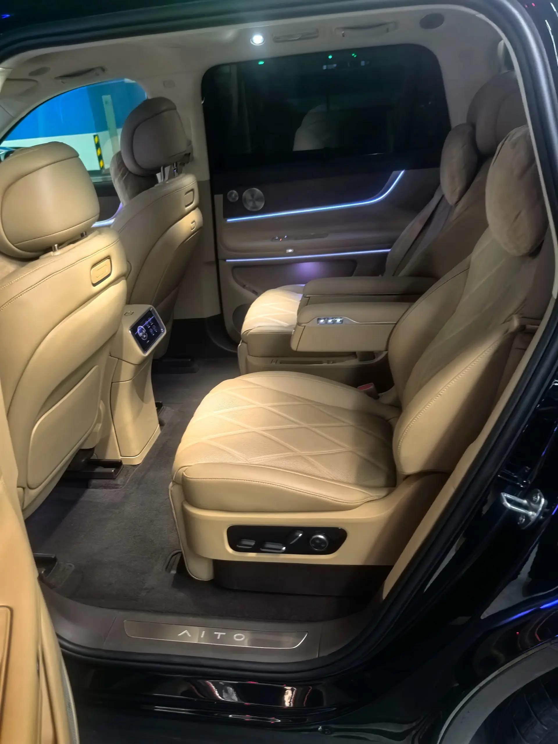 AITO 2025 Model AITO M9 Range-Extended Ultra Version 52kWh 6-Seater Automatic 5