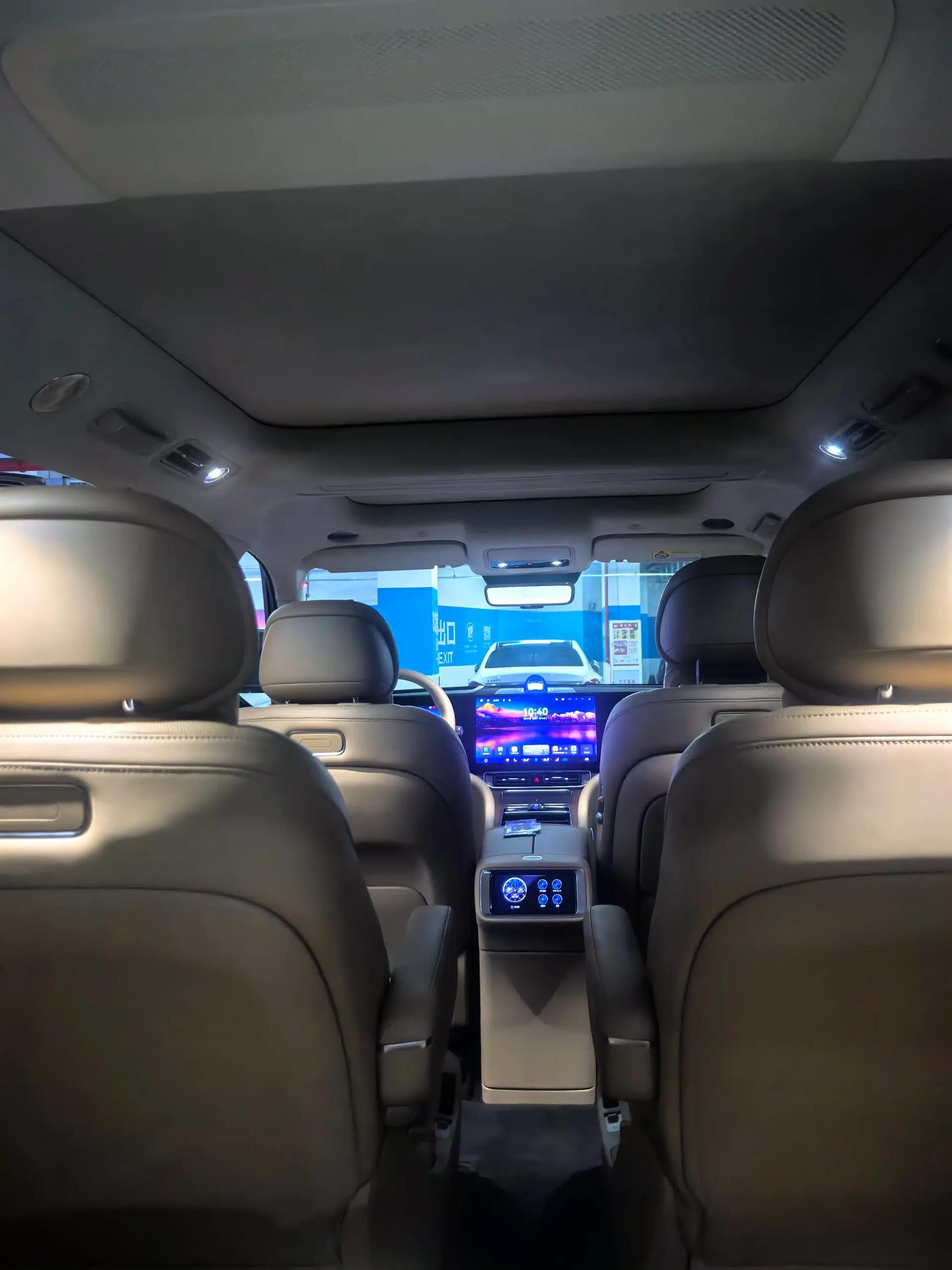 AITO 2025 Model AITO M9 Range-Extended Ultra Version 52kWh 6-Seater Automatic 6