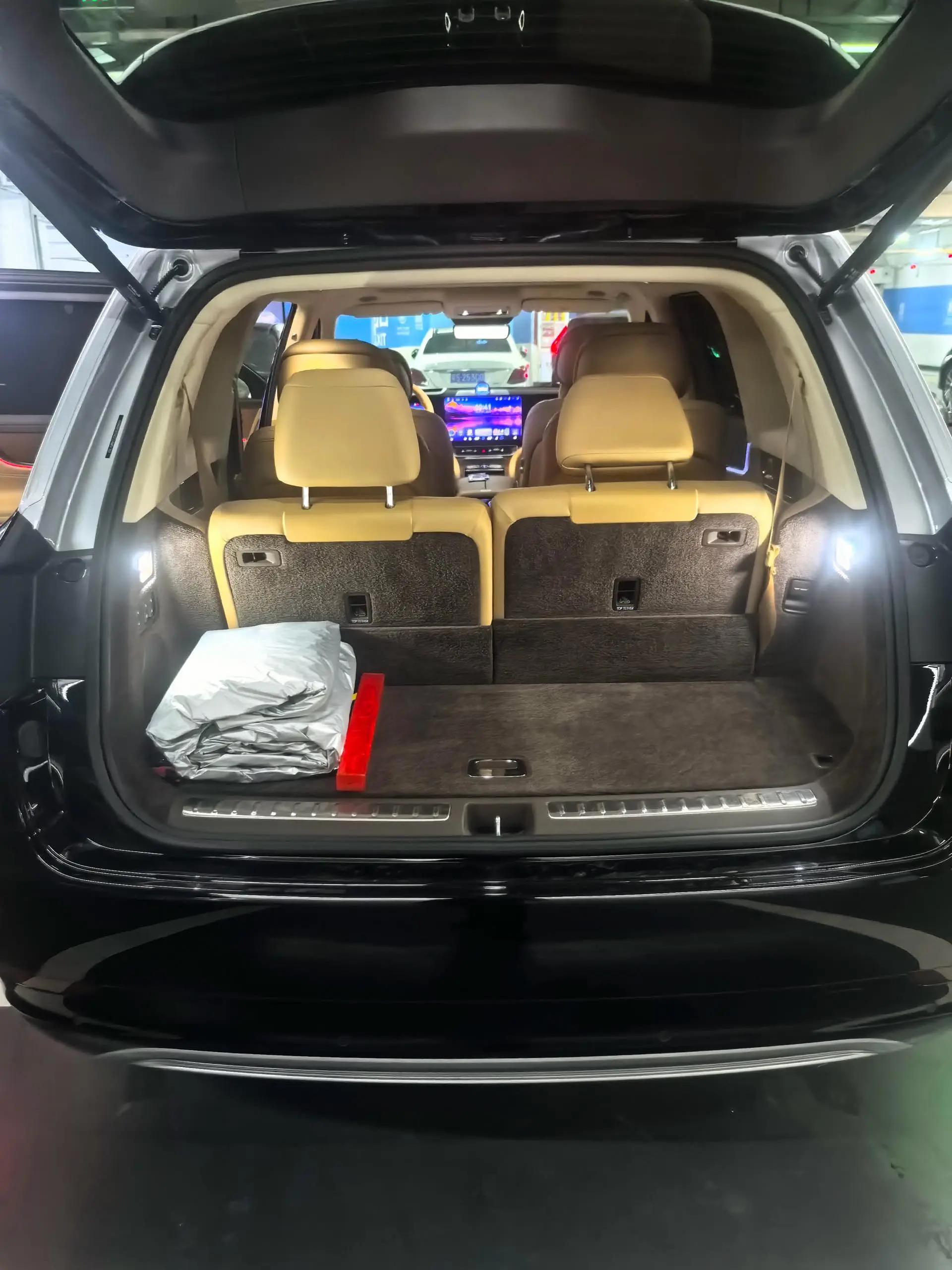 AITO 2025 Model AITO M9 Range-Extended Ultra Version 52kWh 6-Seater Automatic 7