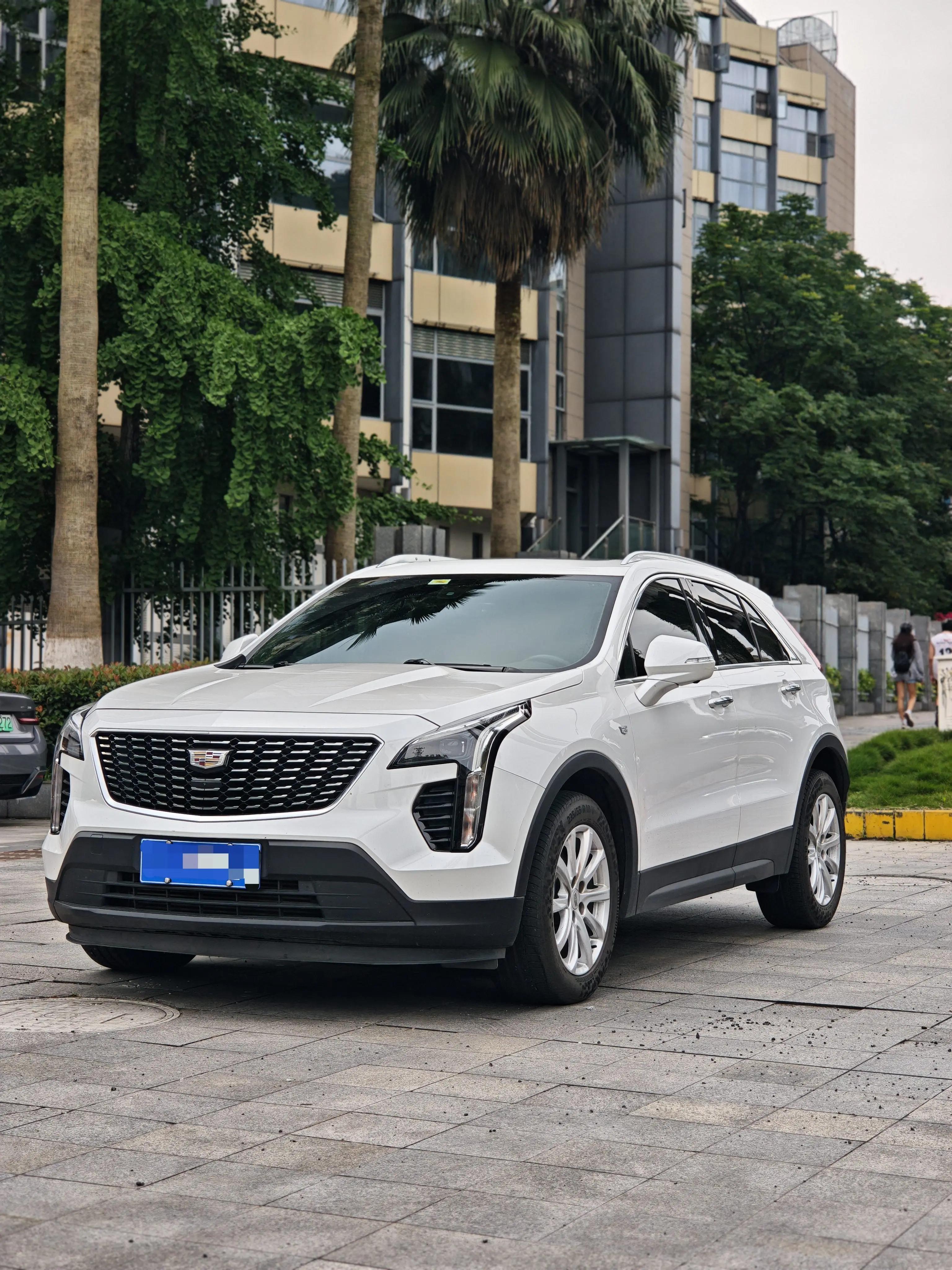 Cadillac XT4 2020 28T Two-Drive Leading Sports