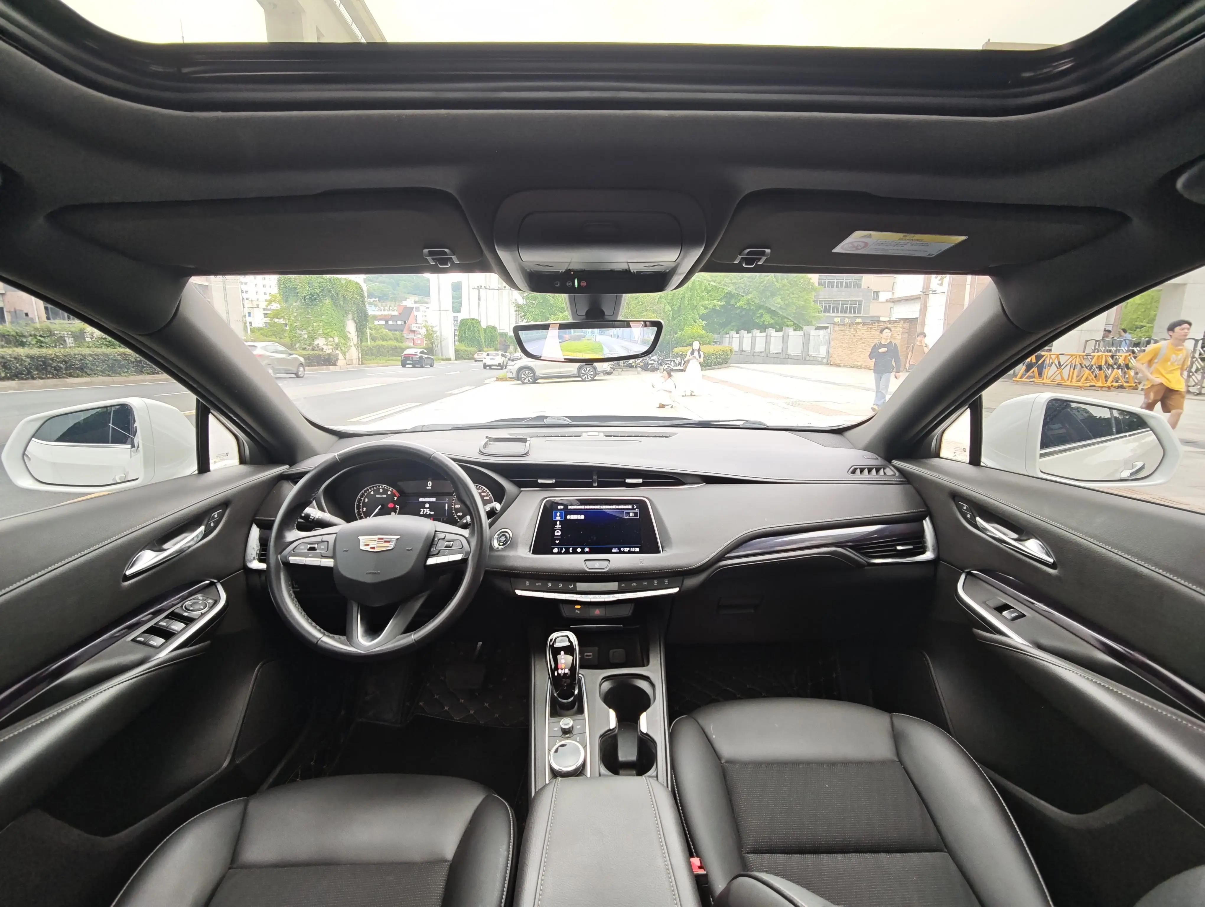 Cadillac XT4 2020 28T Two-Drive Leading Sports 5