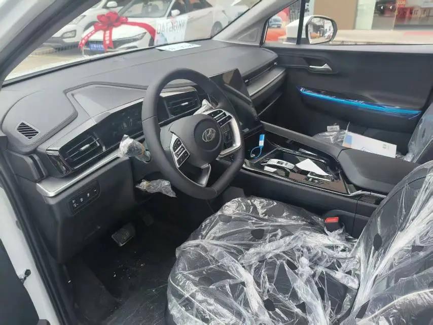 Hyundai 2024 Kusto 1.5TGDi 270TGDi LUX Premium Edition Automatic Gear 3
