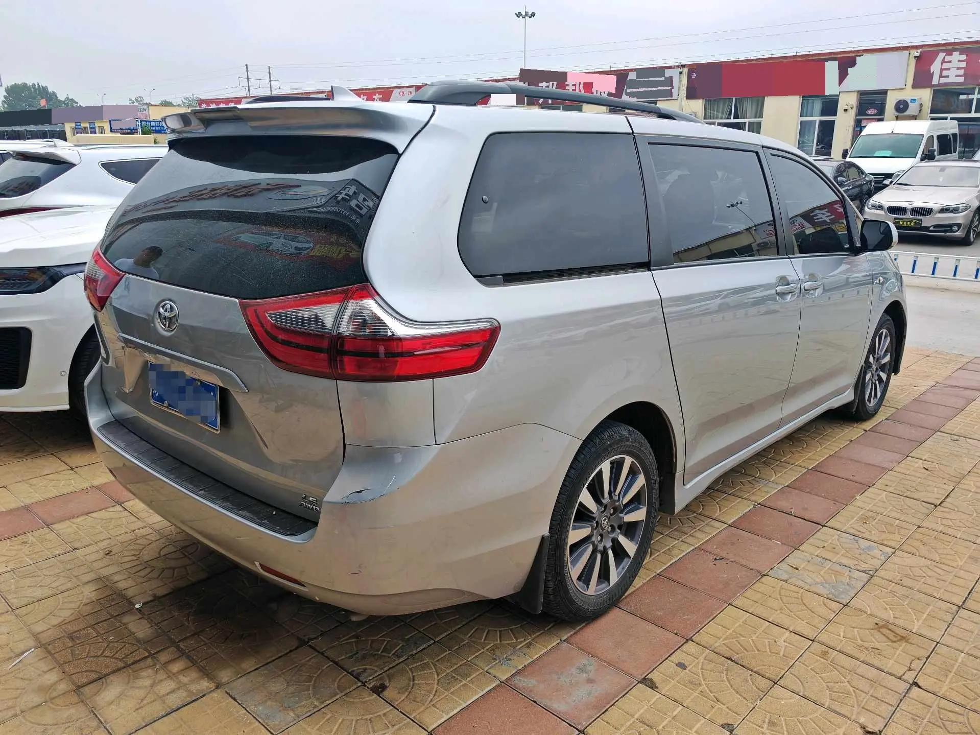 Toyota Saina (Imported) 2019 Senna 3.5 LE Four-wheel Drive 7-seat U.S. Standard Automatic Gear 2