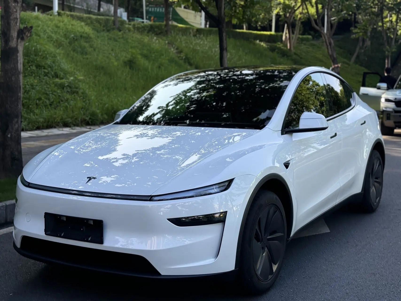 Tesla 2026 Model Y long endurance rear wheel drive version automatic transmission