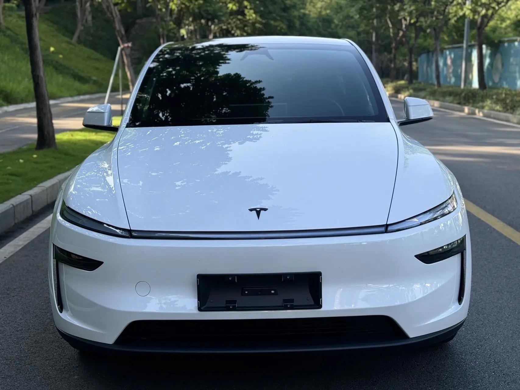 Tesla 2026 Model Y long endurance rear wheel drive version automatic transmission 3