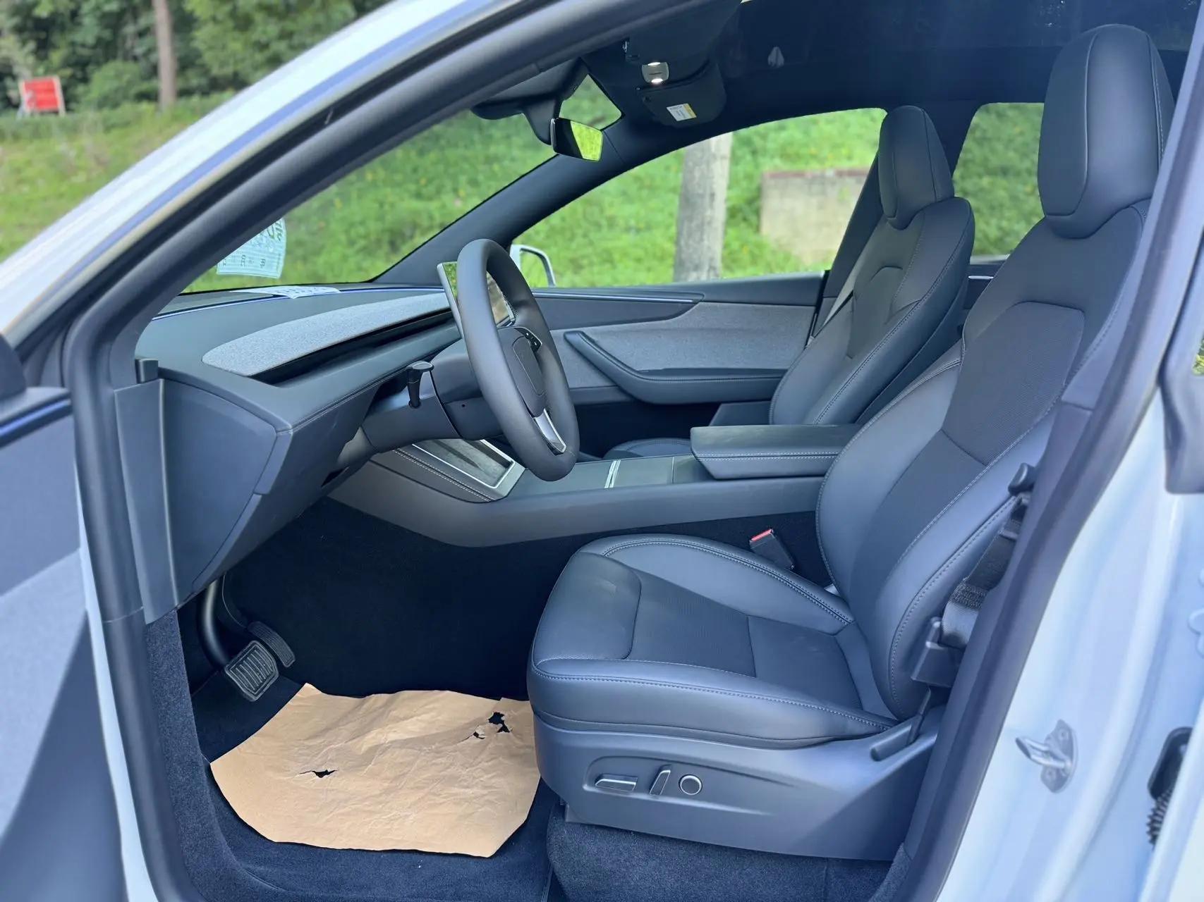 Tesla 2026 Model Y long endurance rear wheel drive version automatic transmission 7