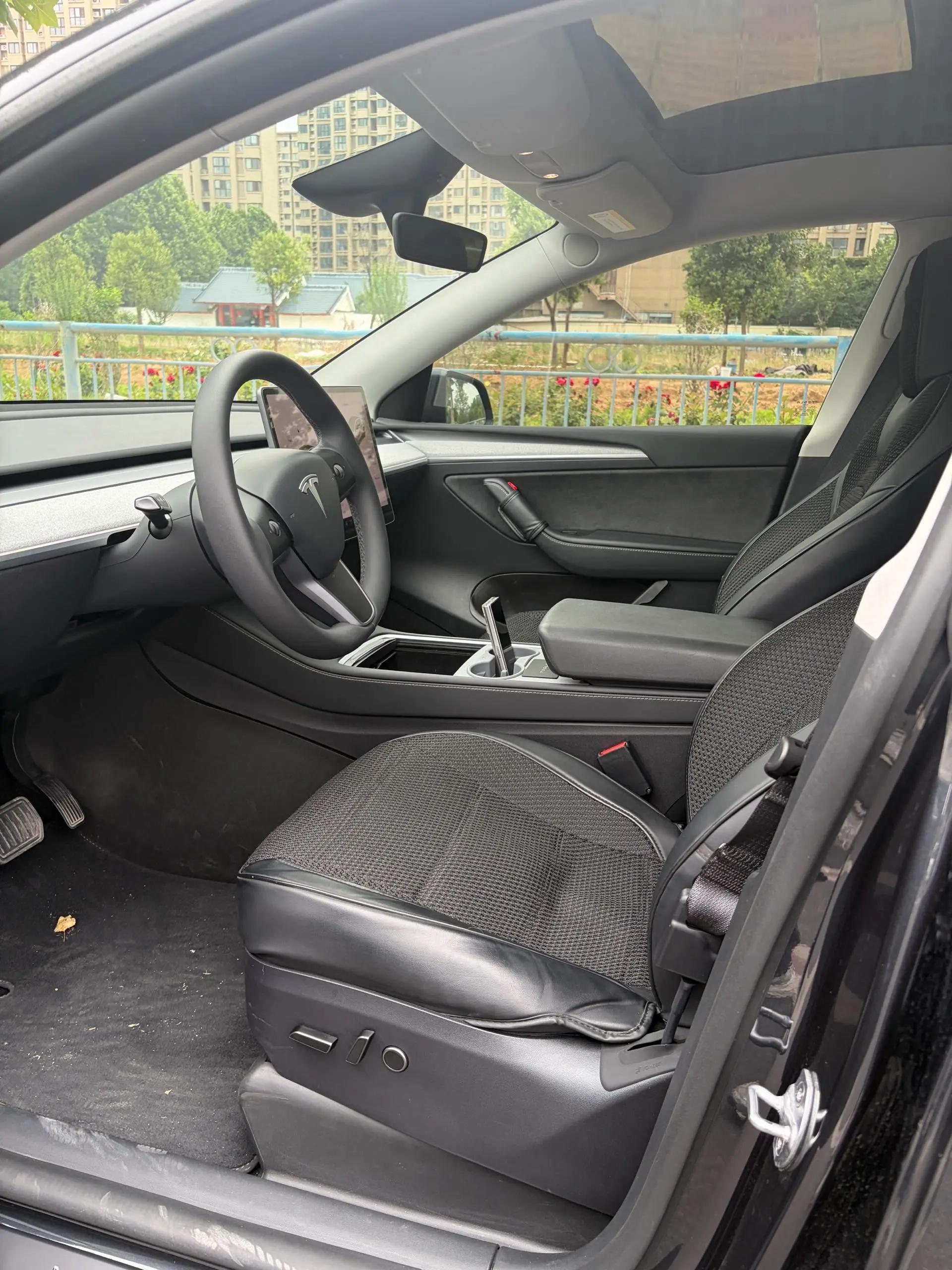 2024 Model Y Rear-Wheel Drive Edition 2