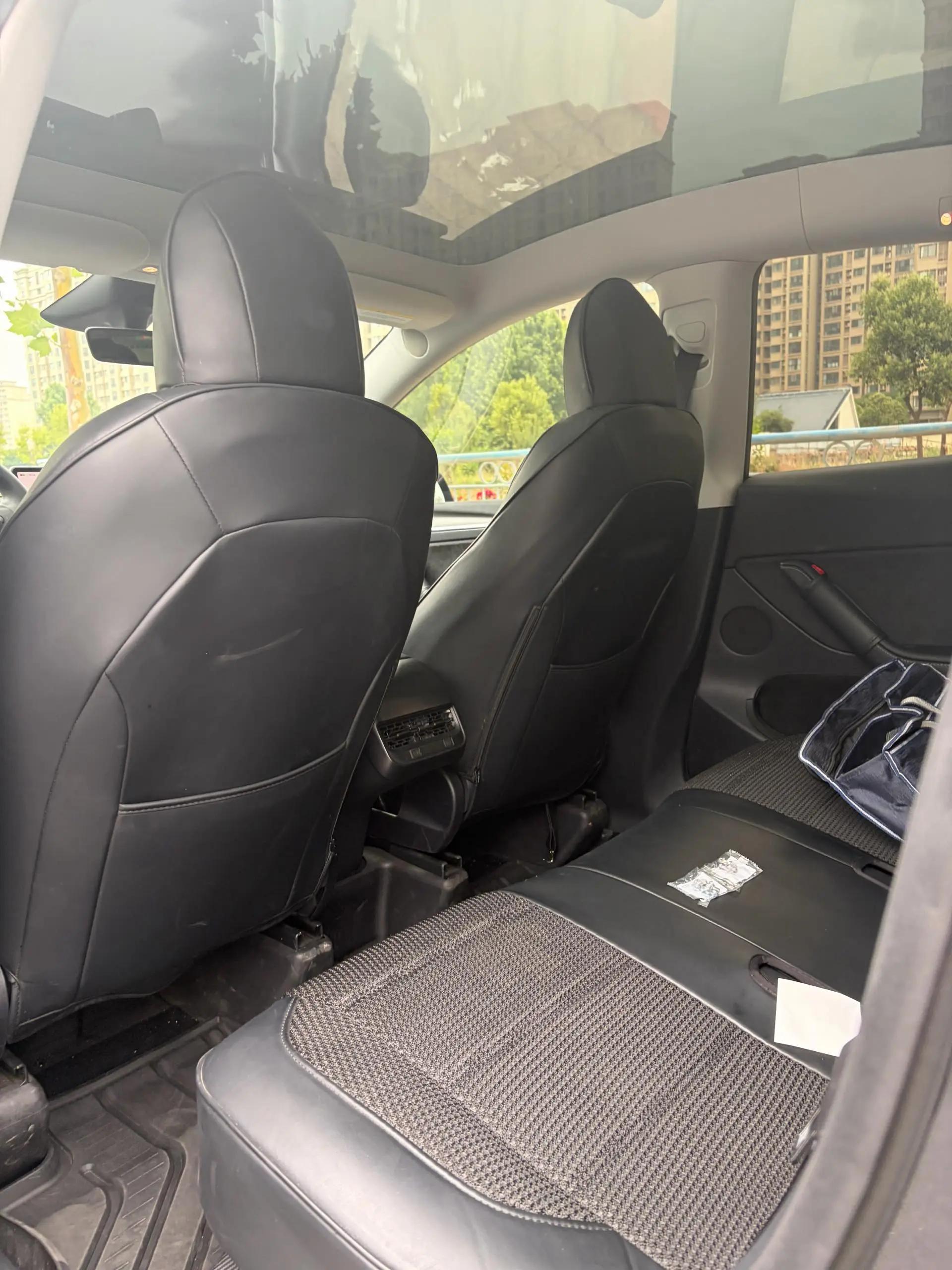 2024 Model Y Rear-Wheel Drive Edition 3