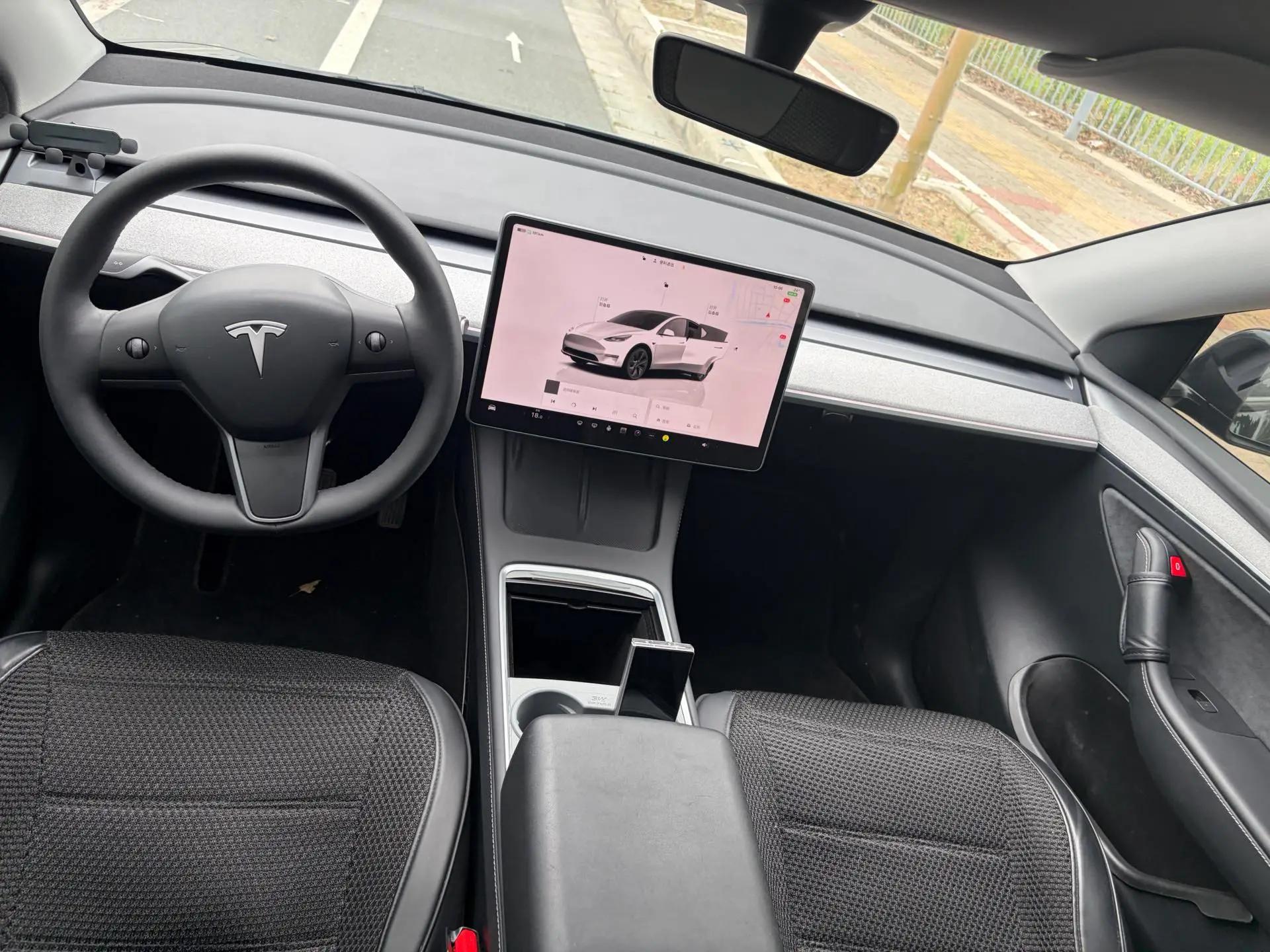 2024 Model Y Rear-Wheel Drive Edition 4