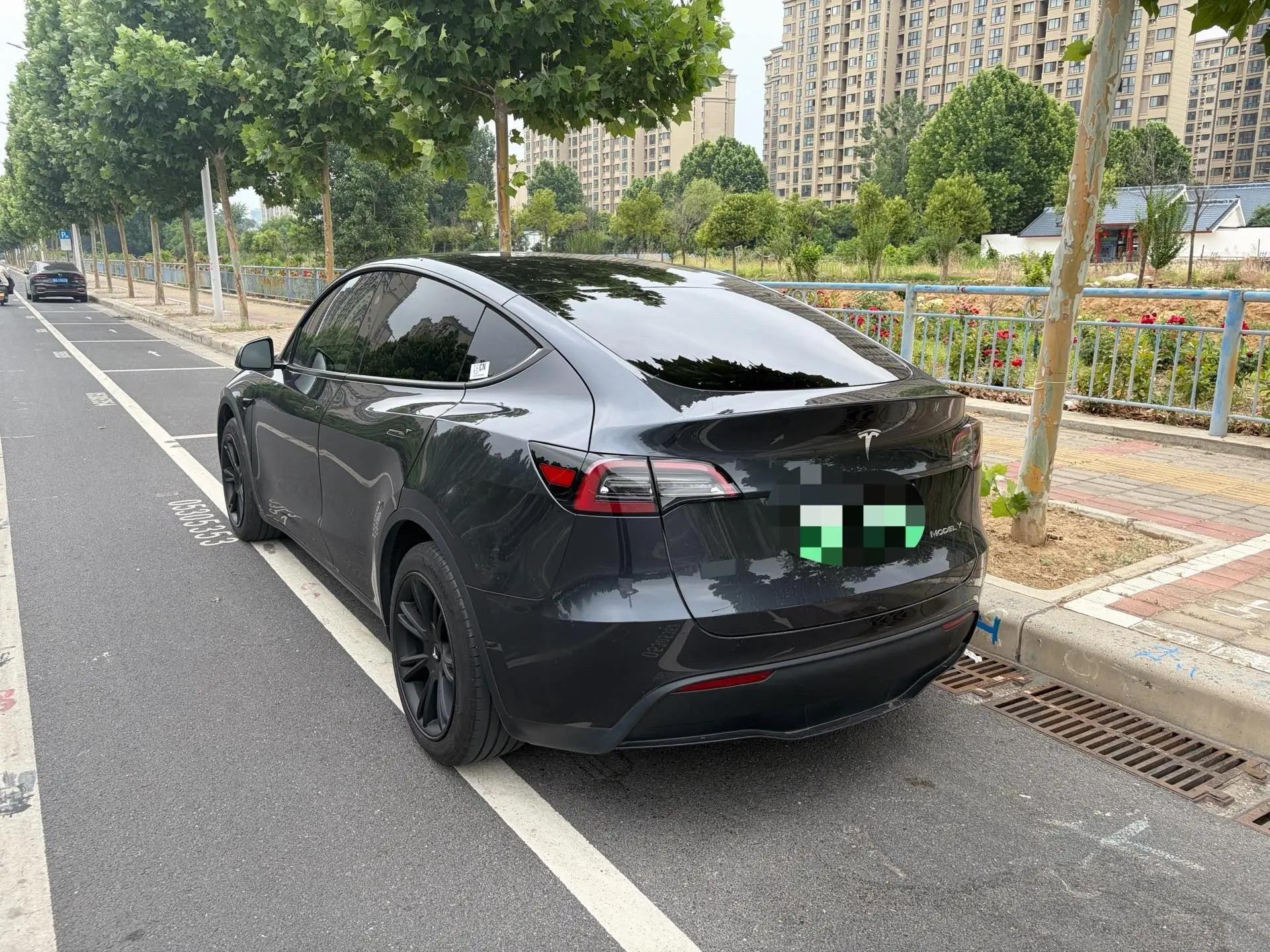 2024 Model Y Rear-Wheel Drive Edition 5