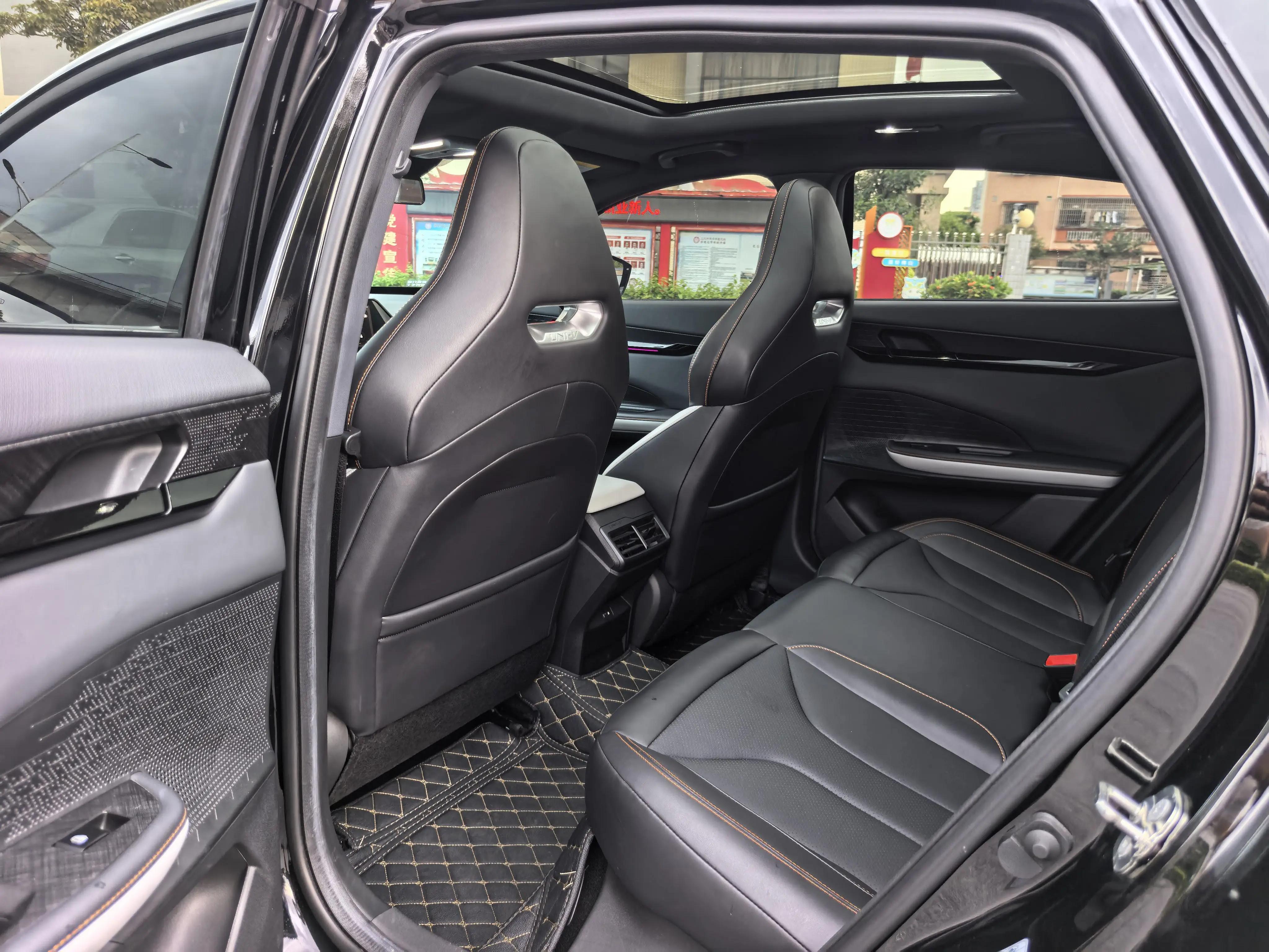 ChangAn 2023 UNI-V 1.5T Prestige Automatic 10