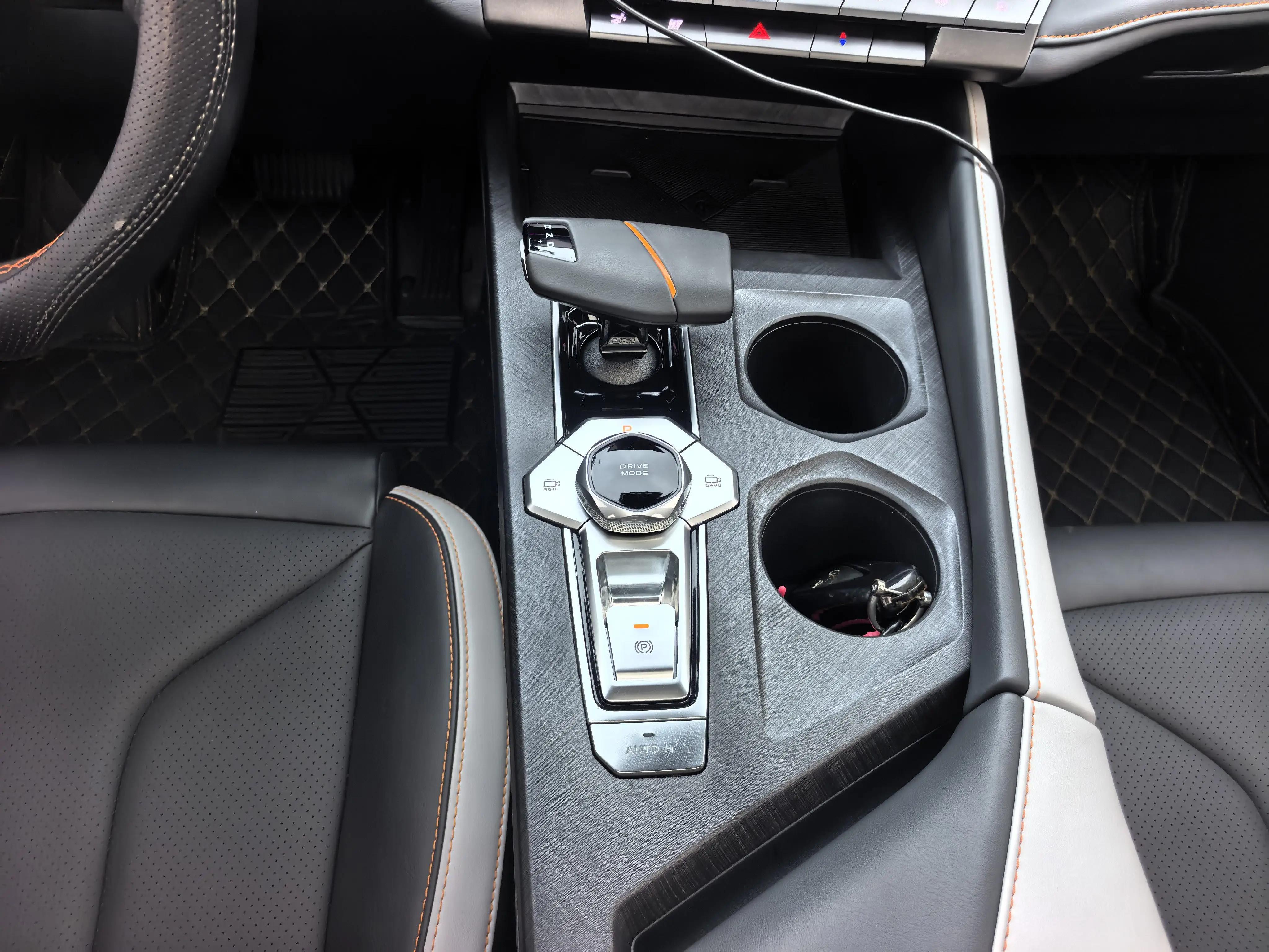ChangAn 2023 UNI-V 1.5T Prestige Automatic 14