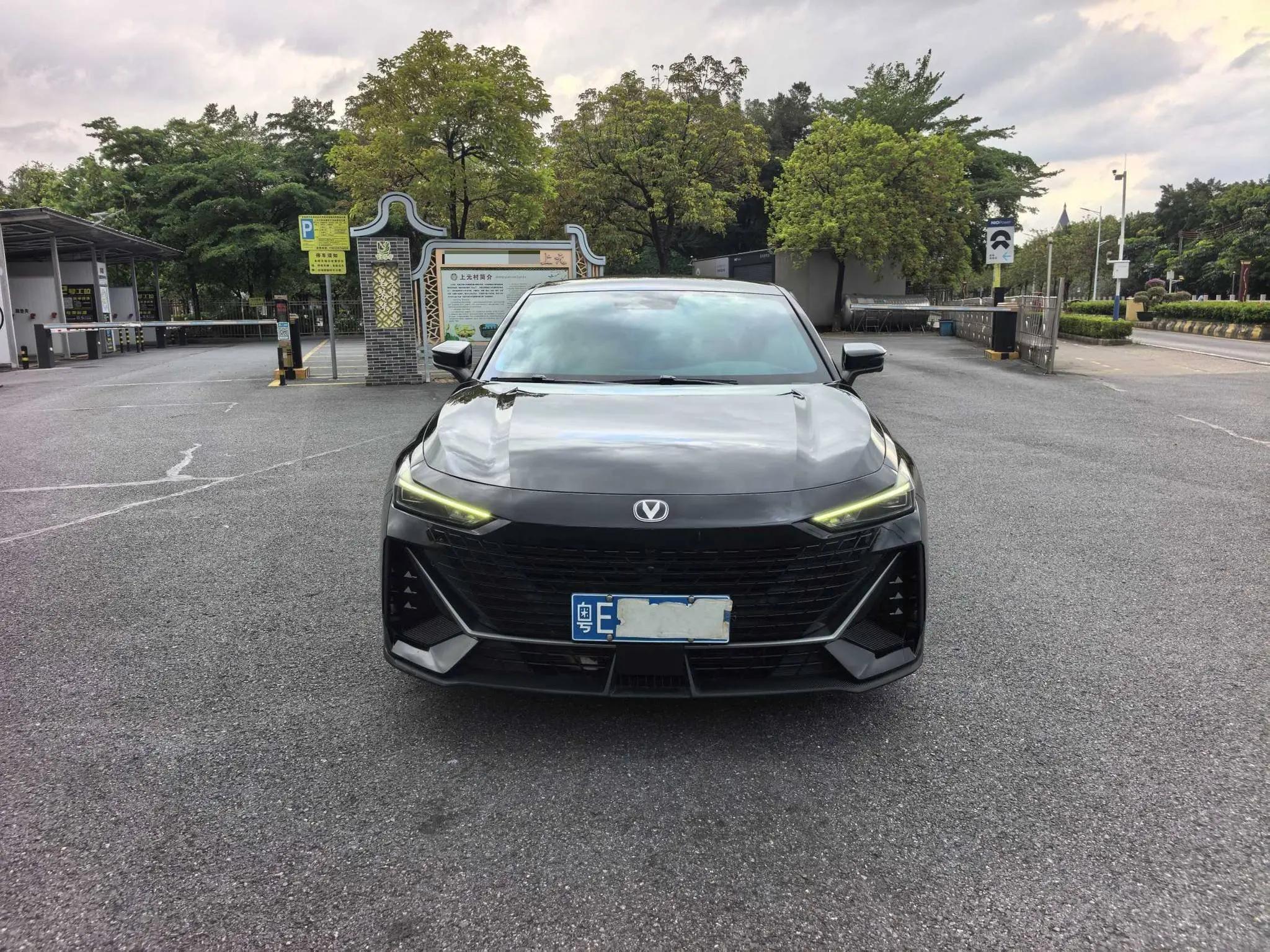 ChangAn 2023 UNI-V 1.5T Prestige Automatic 2