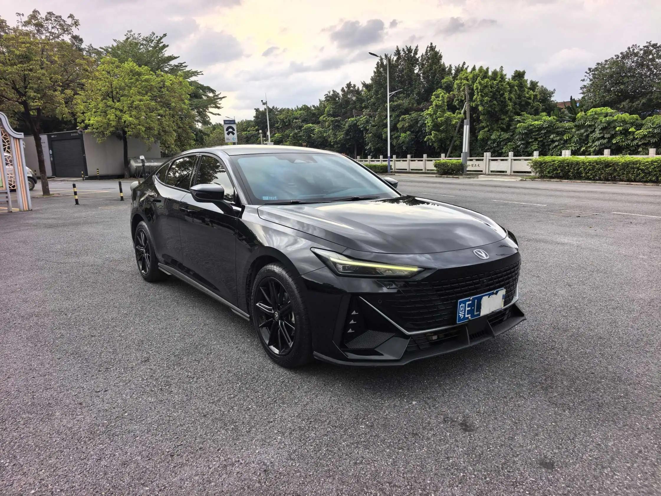 ChangAn 2023 UNI-V 1.5T Prestige Automatic 3