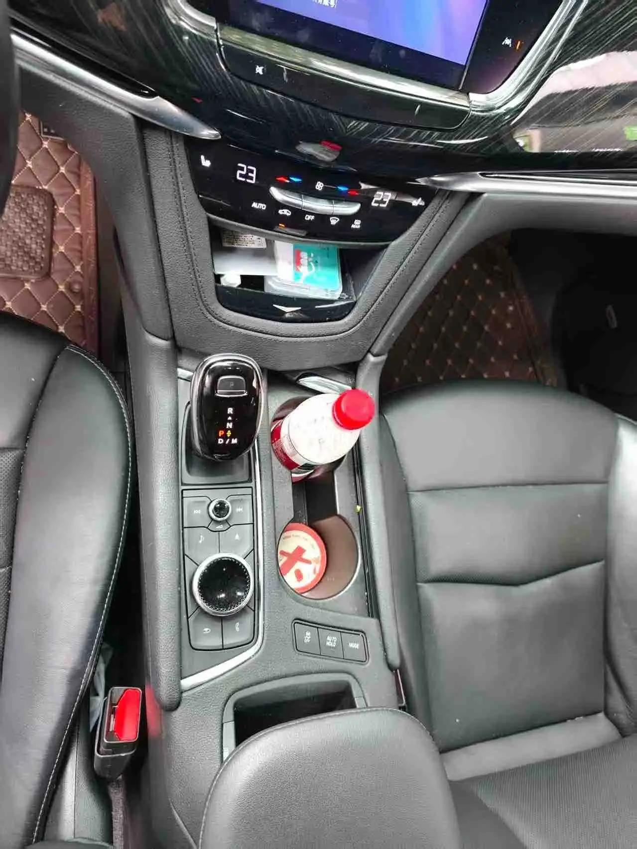 Cadillac XT6 2020 28T seven-seat luxury model 4