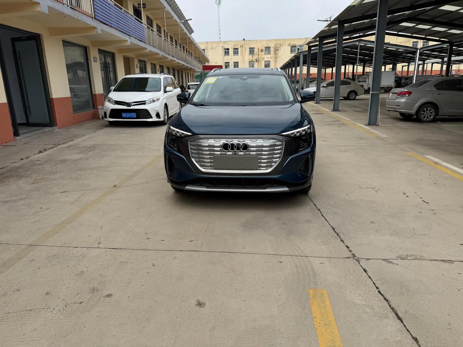 Audi 2024 Q5 e-tron 50 Quattro glorious royal suit automatic gear 2