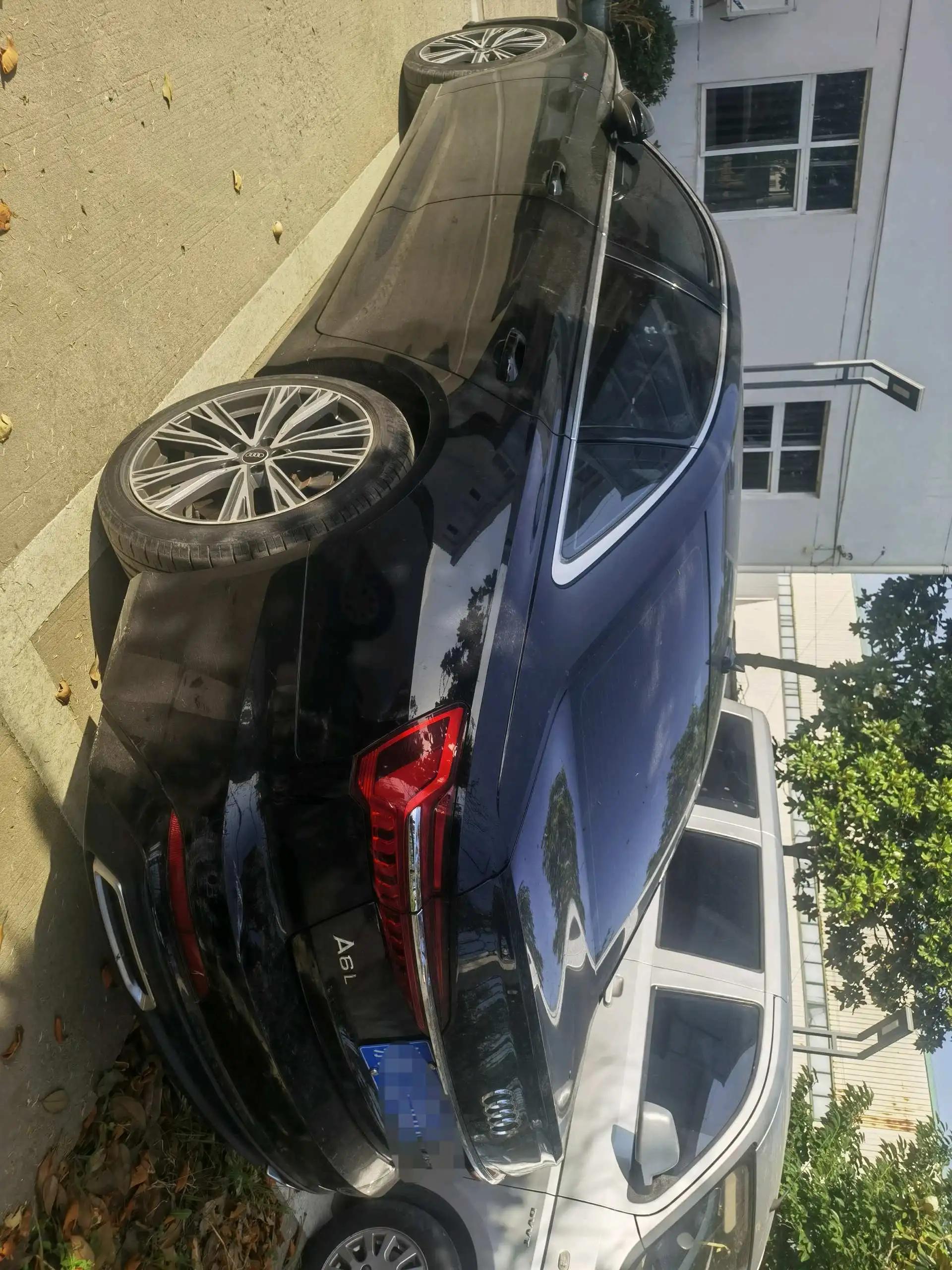 Audi A6L 2022 40 TFSI Deluxe Elegant 4