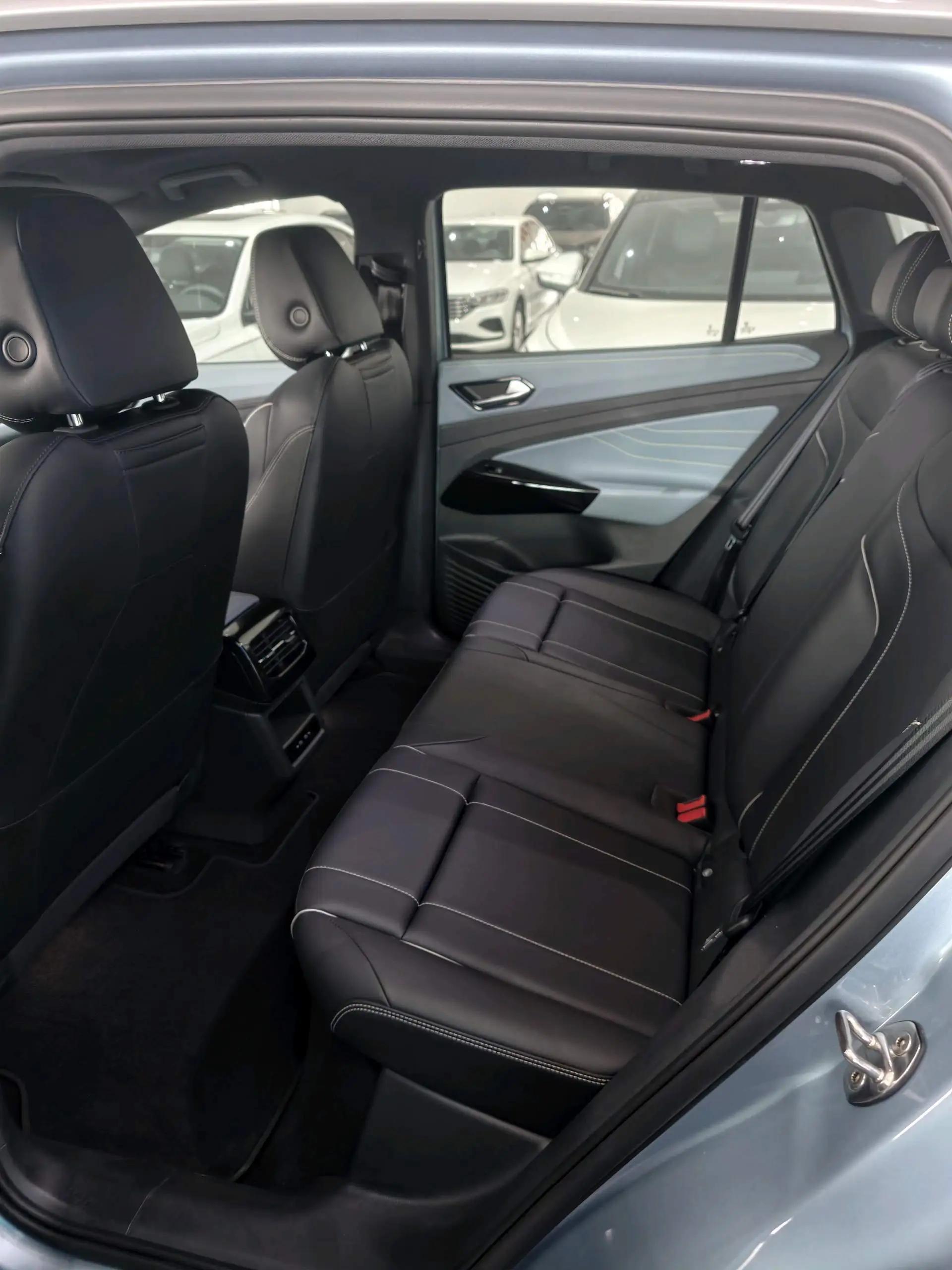 Volkswagen 2025 ID. 4 x Smart Model, Pure Intelligence Edition, Automatic Transmission 5