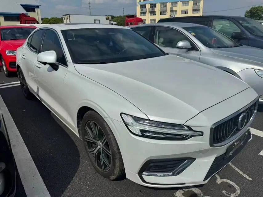 Volvo S60 2022 B4 Intelligent Luxury Edition 4