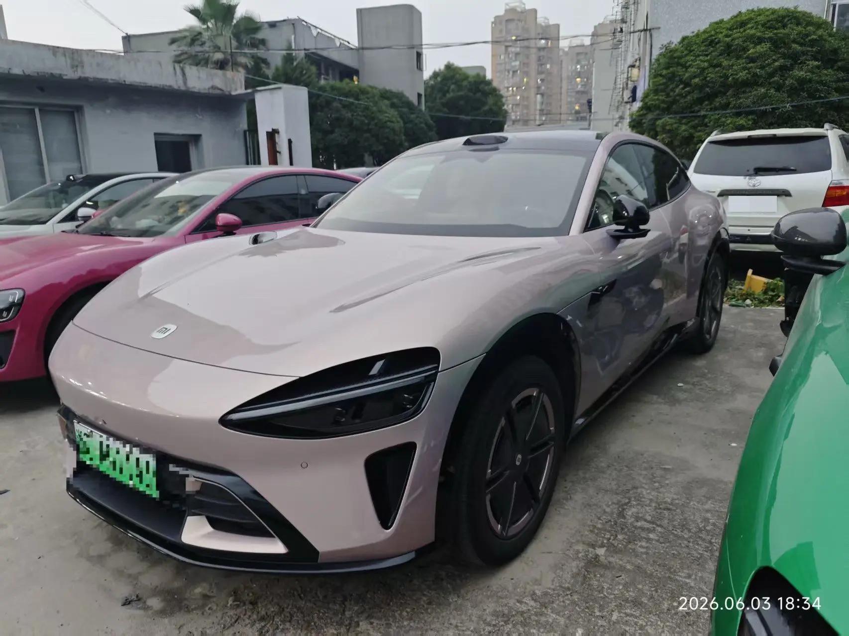 Open image lightbox: MI YU7 2025 model, long-range rear-wheel-drive version