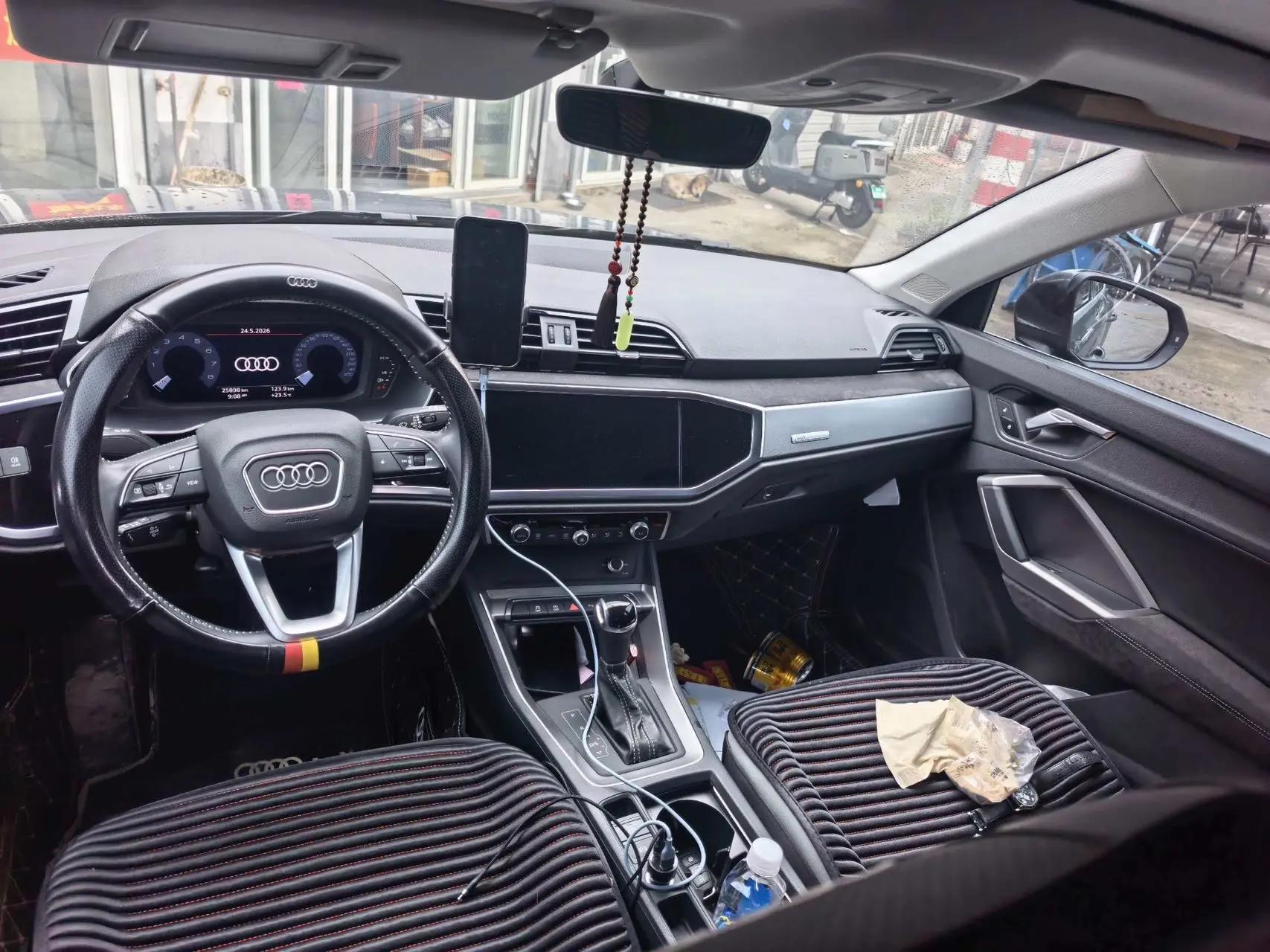 Audi Q3 2021 35 TFSI Enjoys Life Edition 8