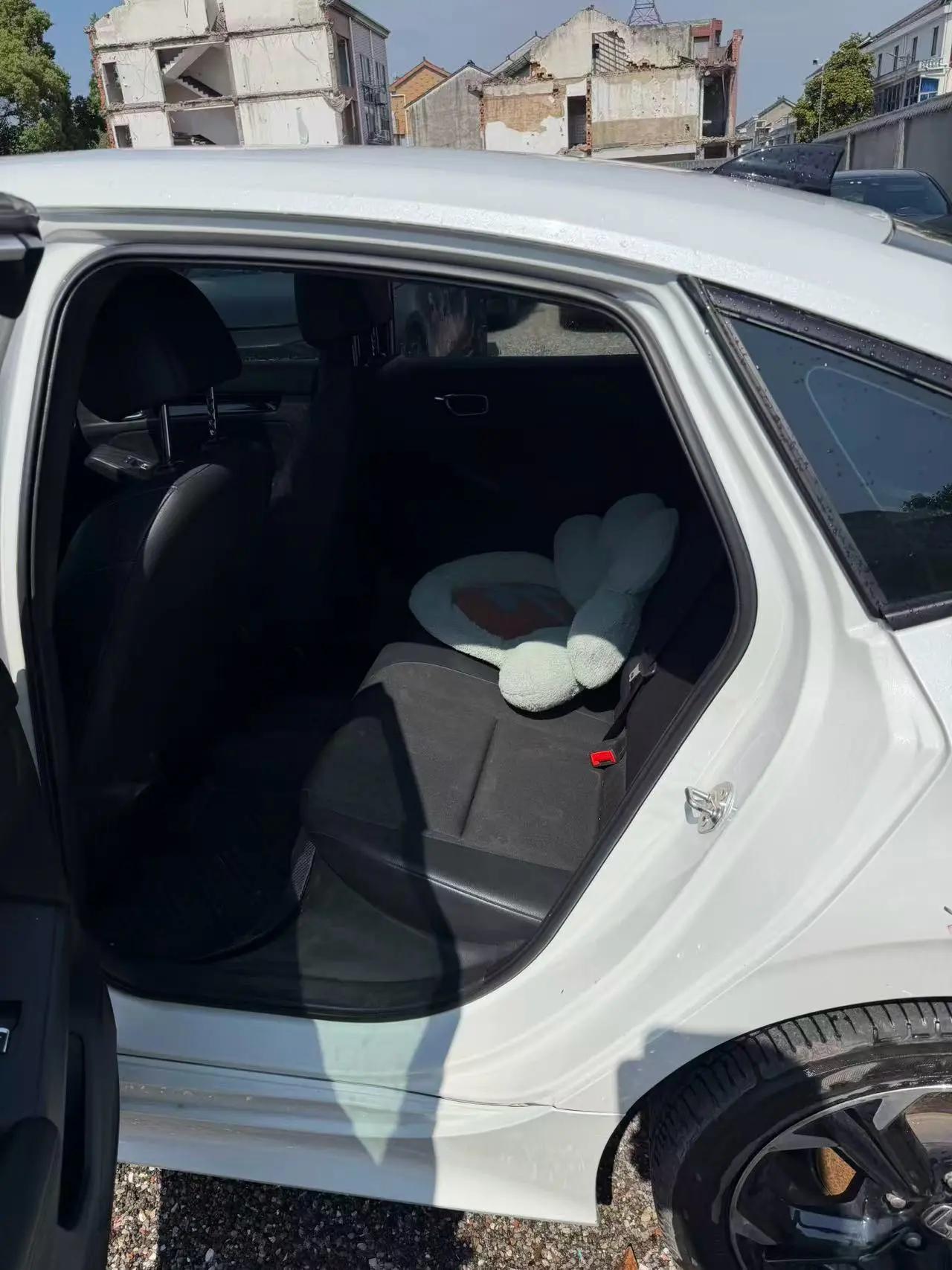 Civic 2022 240TURBO CVT Combustion Edition 5
