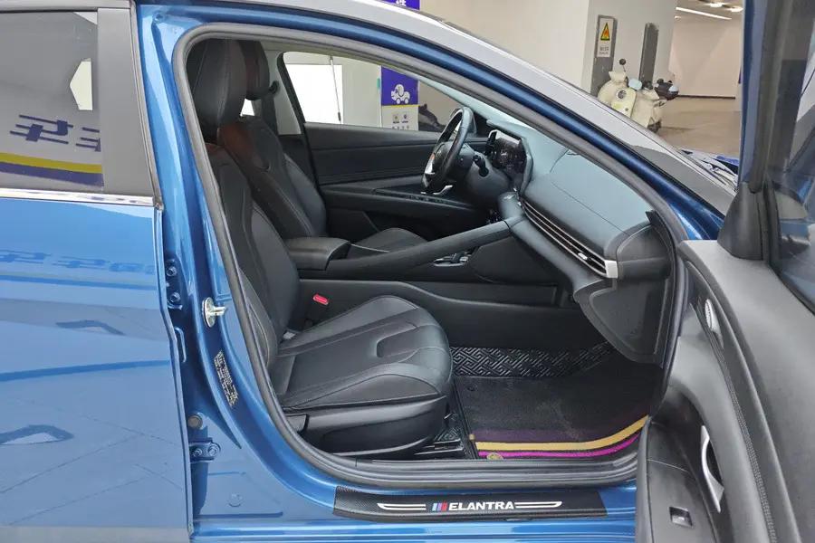 Elantra 2021 1.5L CVT LUX Prestige Edition 10