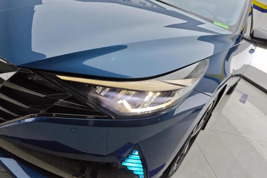 Elantra 2021 1.5L CVT LUX Prestige Edition 4