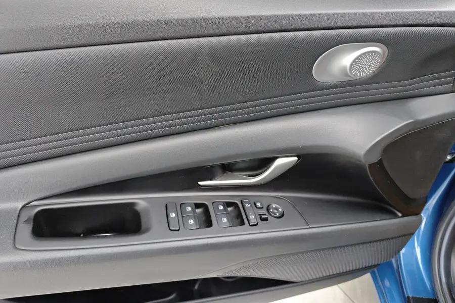 Elantra 2021 1.5L CVT LUX Prestige Edition 5