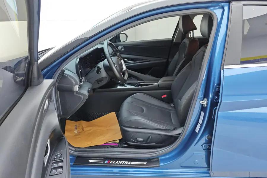 Elantra 2021 1.5L CVT LUX Prestige Edition 6