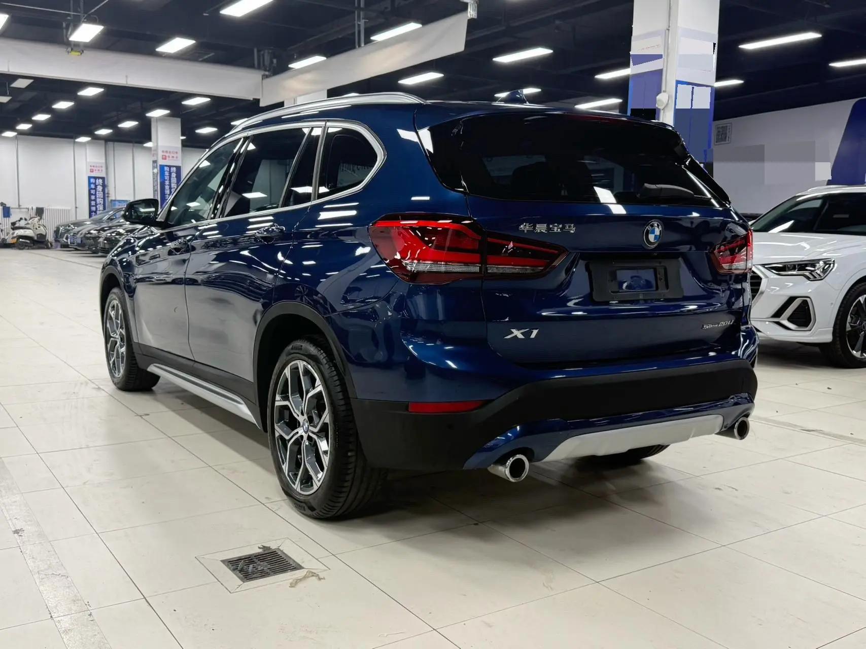 BMW X1 2022 sDrive20Li exclusive type 5