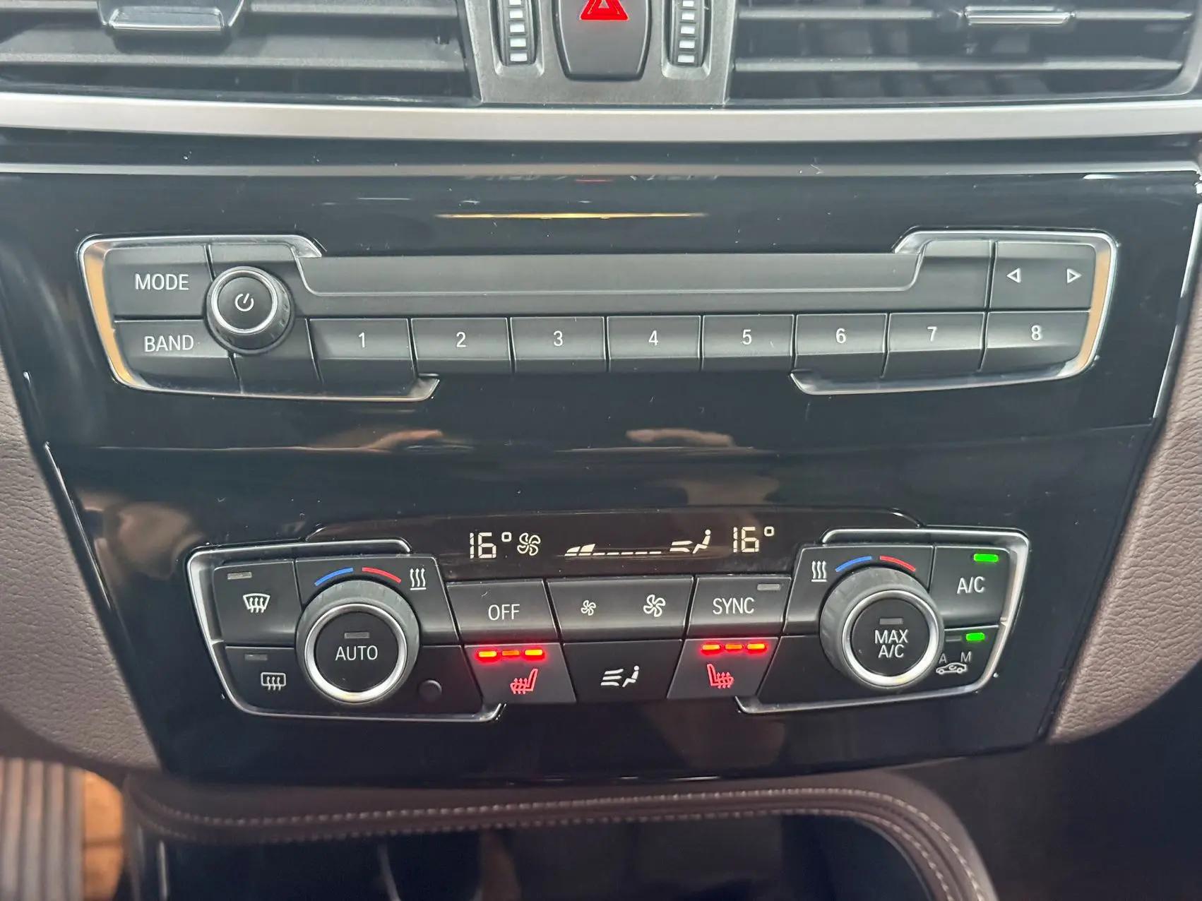 BMW X1 2022 sDrive20Li exclusive type 6