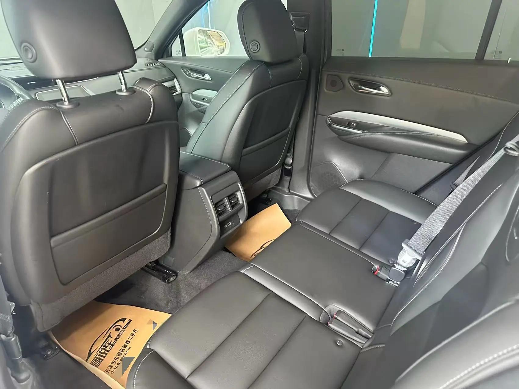 Cadillac XT4 2020 28T Two-Drive Leading Model 3