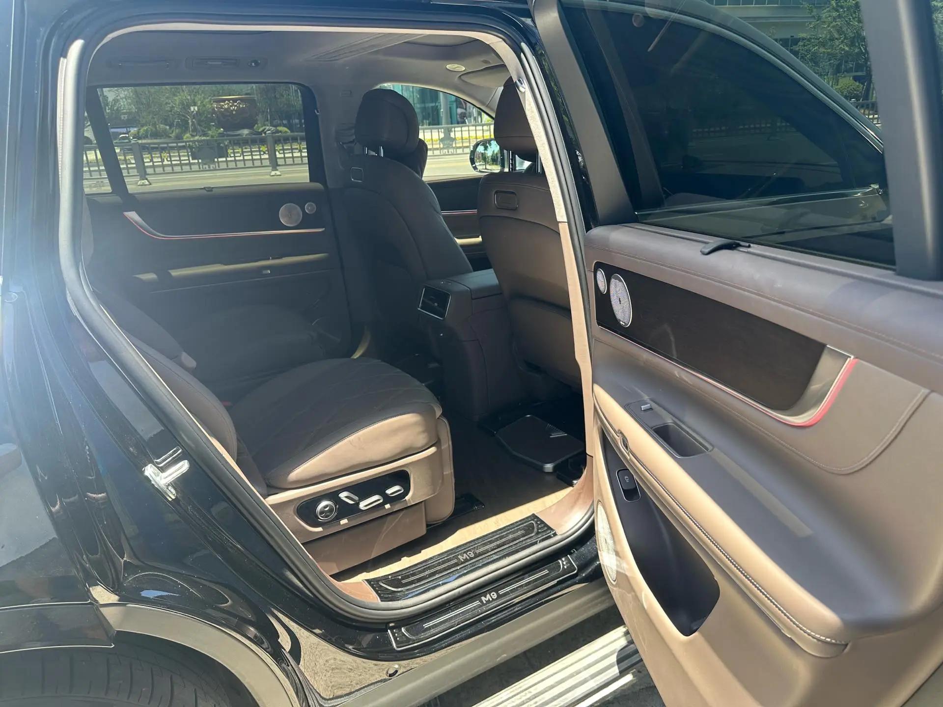 AITO 2025 Model AITO M9 Range-Extended Ultra Version 52kWh 6-Seater Automatic 8