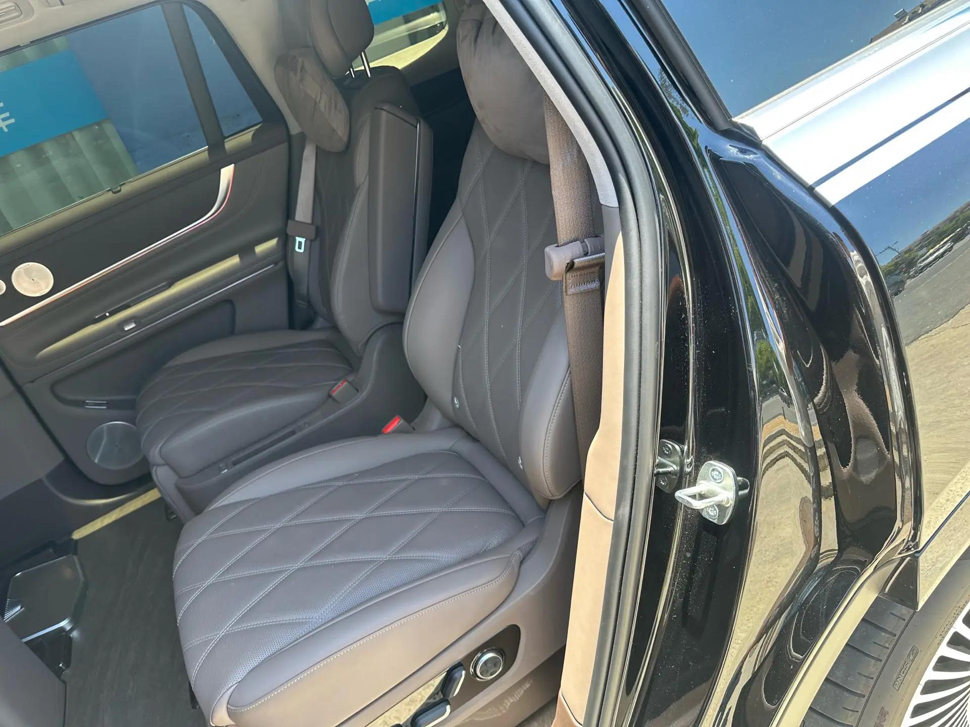 AITO 2025 Model AITO M9 Range-Extended Ultra Version 52kWh 6-Seater Automatic 9