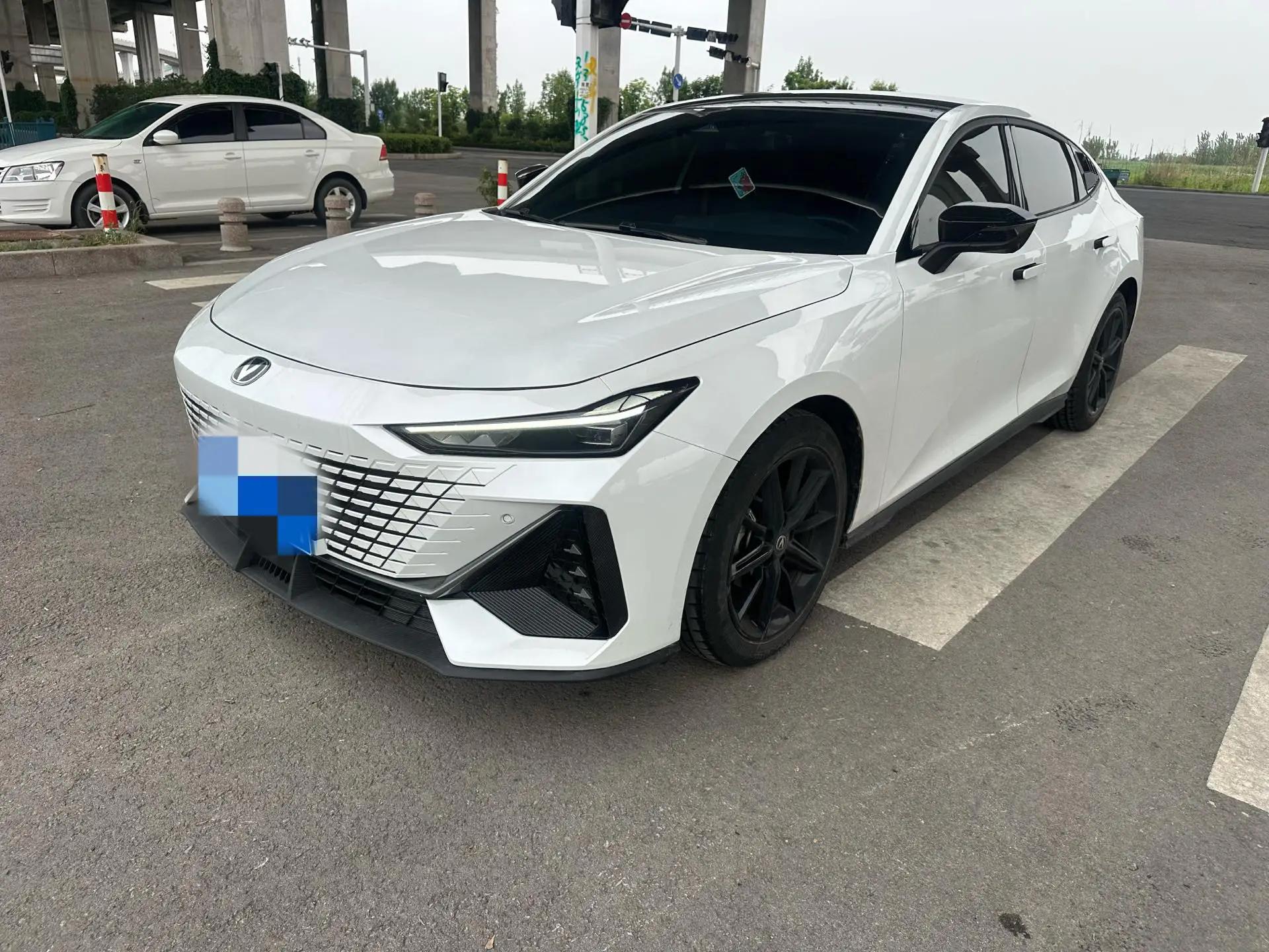 ChangAn 2023 UNI-V 1.5T Prestige Automatic