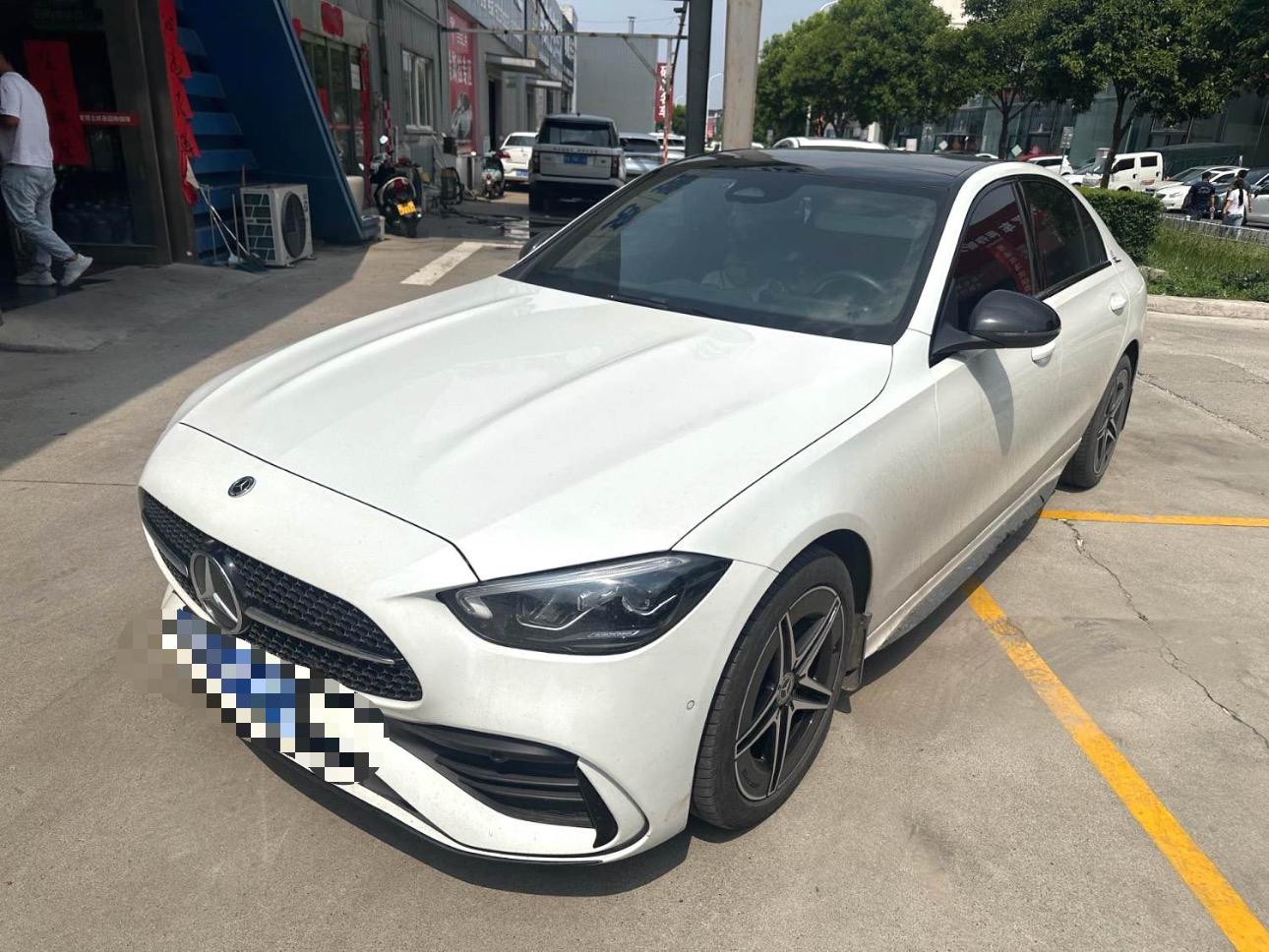 Открыть галерею: Mercedes Benz Class C 2023 C 260 L Night Sports Edition