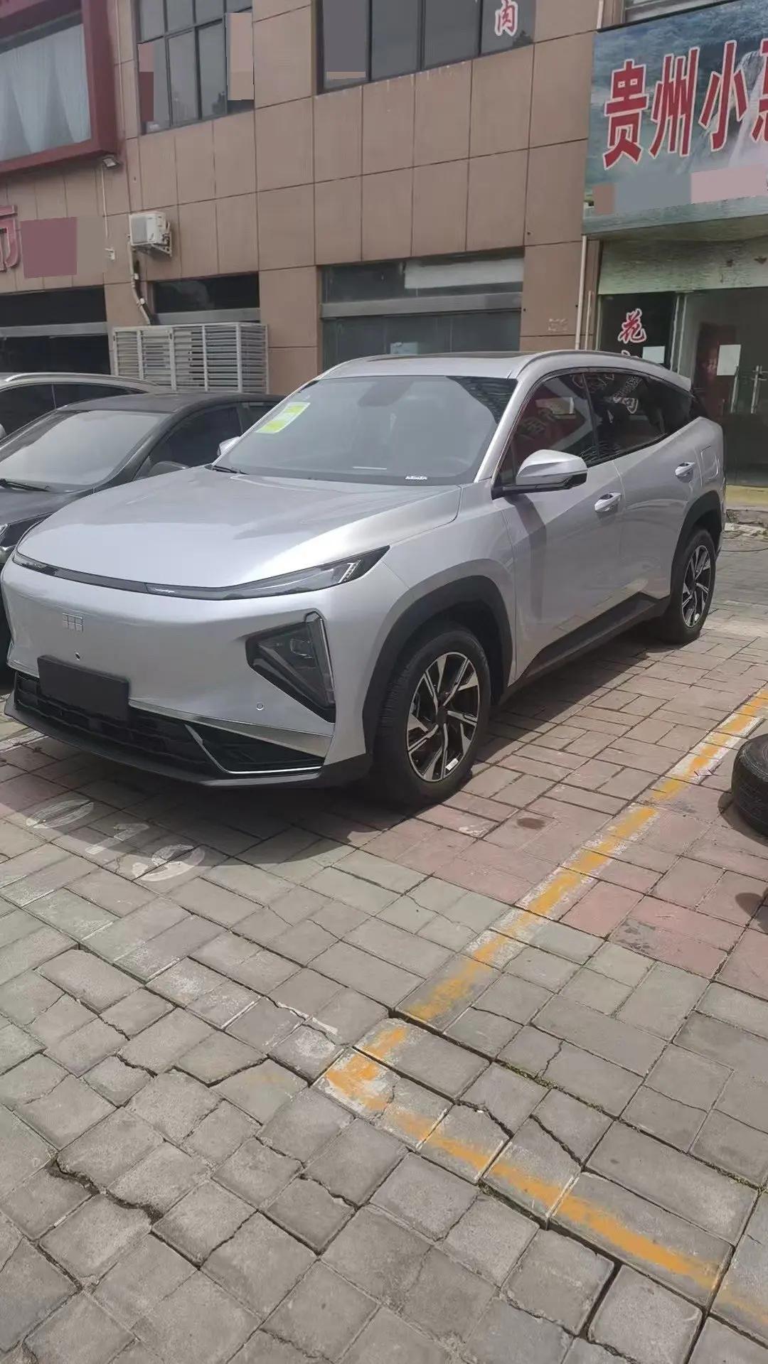 Geely Galaxy 2025 Model L7 EM-i 1.5 115km Long-Range Version Automatic