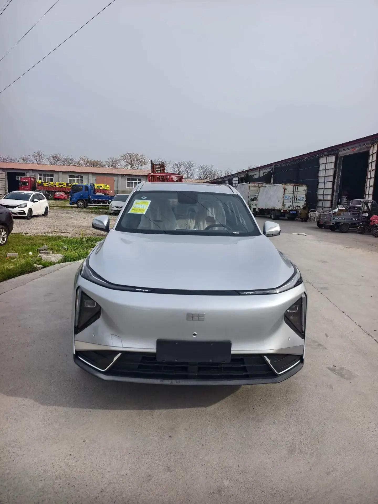 Geely Galaxy 2025 Model L7 EM-i 1.5 115km Long-Range Version Automatic 3
