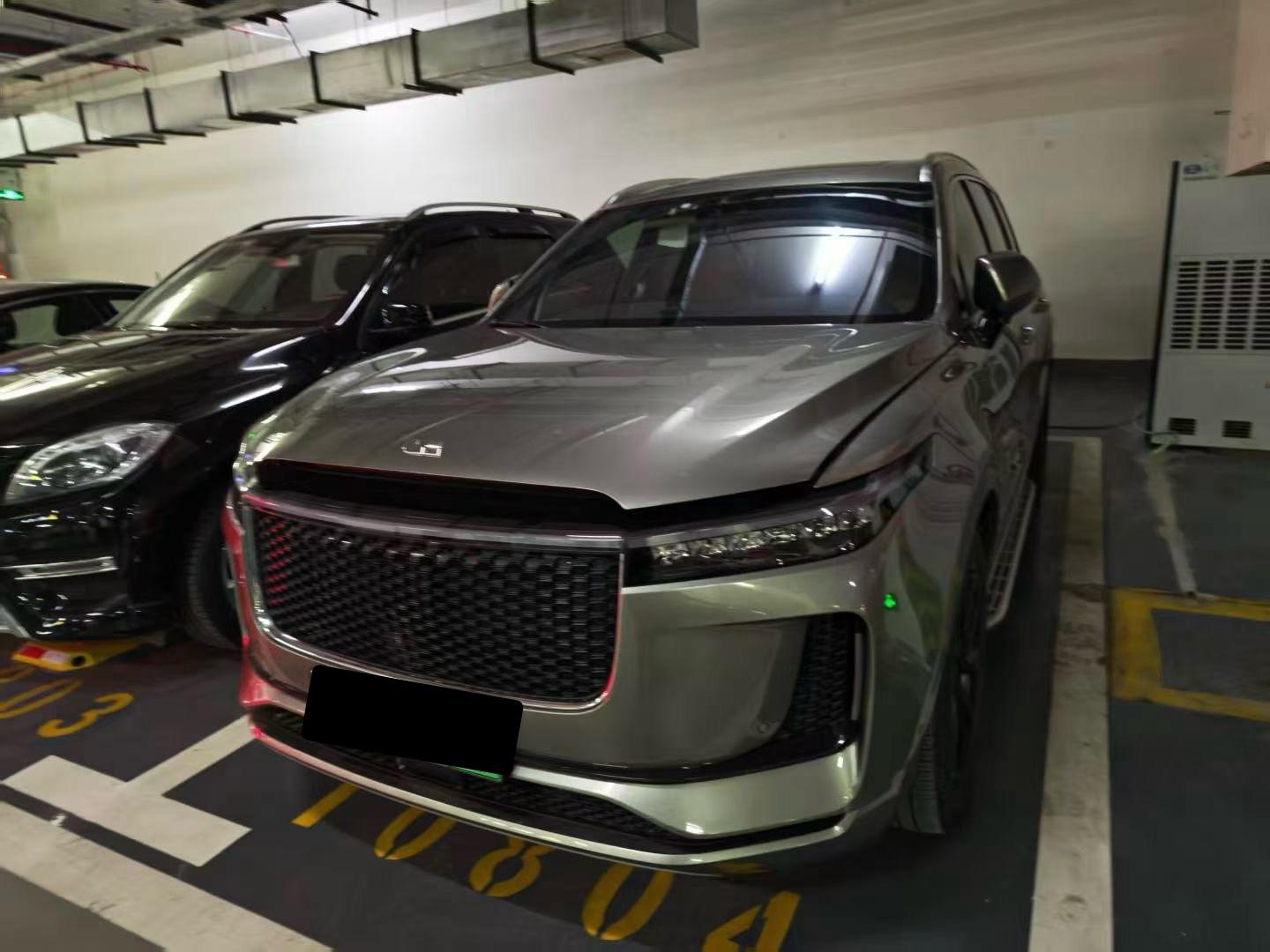 Open image lightbox: Li ONE 2020 extended 6-seat version